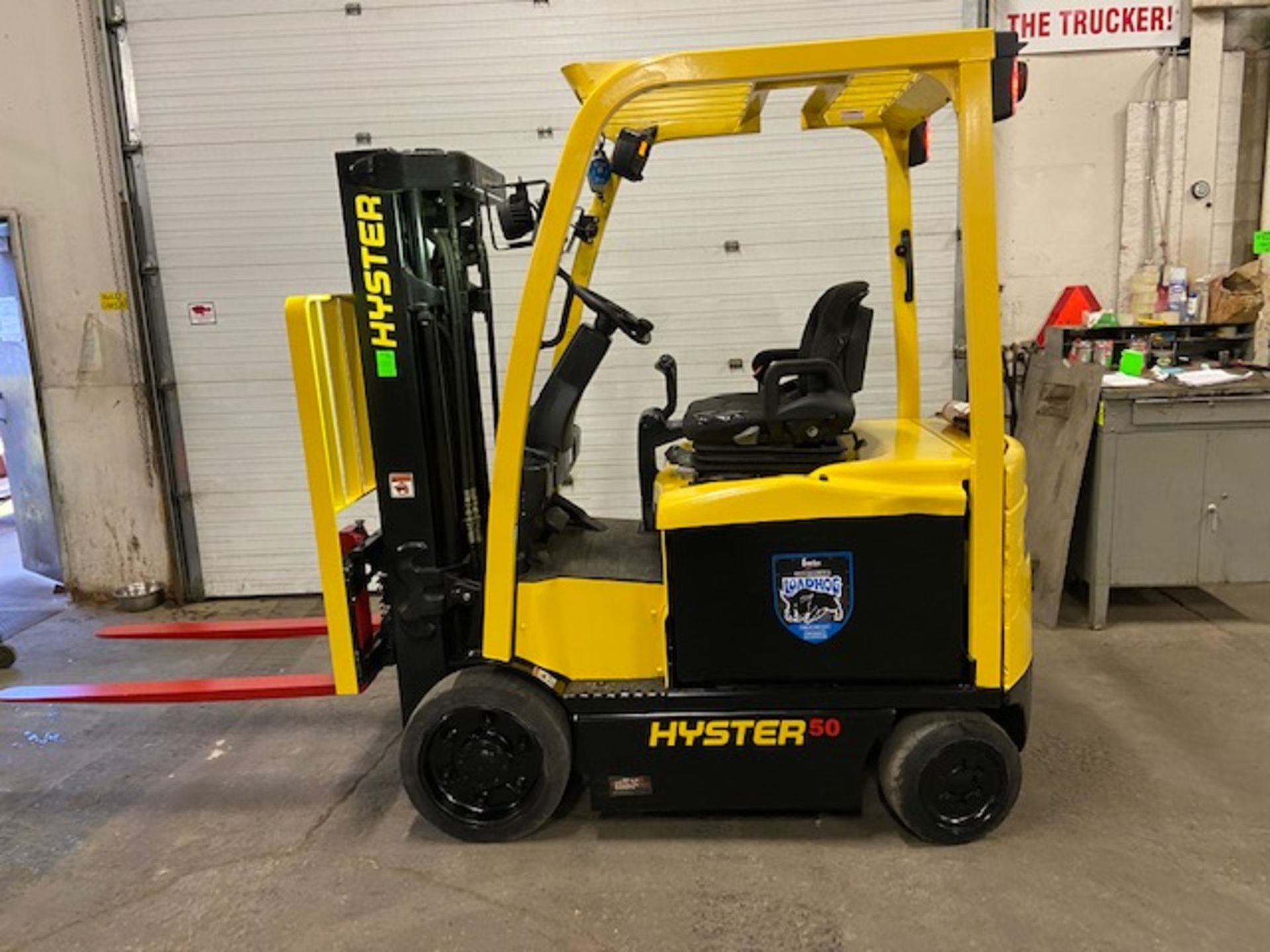 FREE CUSTOMS - 2015 Hyster 5000lbs Capacity Forklift Electric with 3-STAGE MAST with sideshift