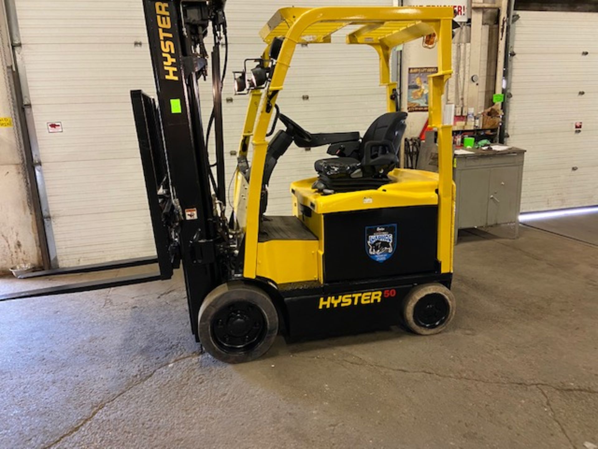 FREE CUSTOMS - 2013 Hyster 5000lbs Capacity Forklift Electric with 4-STAGE MAST with sideshift