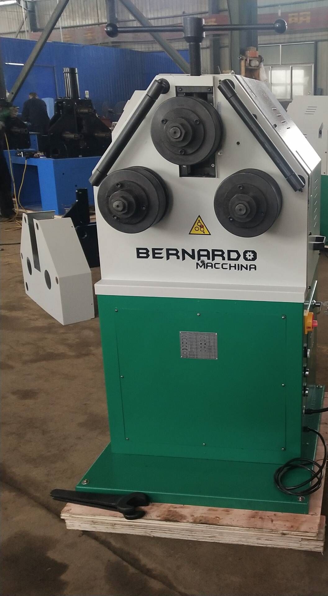 Bernardo Pyramid Angle Rolls - Tube Bender - 220V 3 phase with foot pedal control - MINT / UNUSED