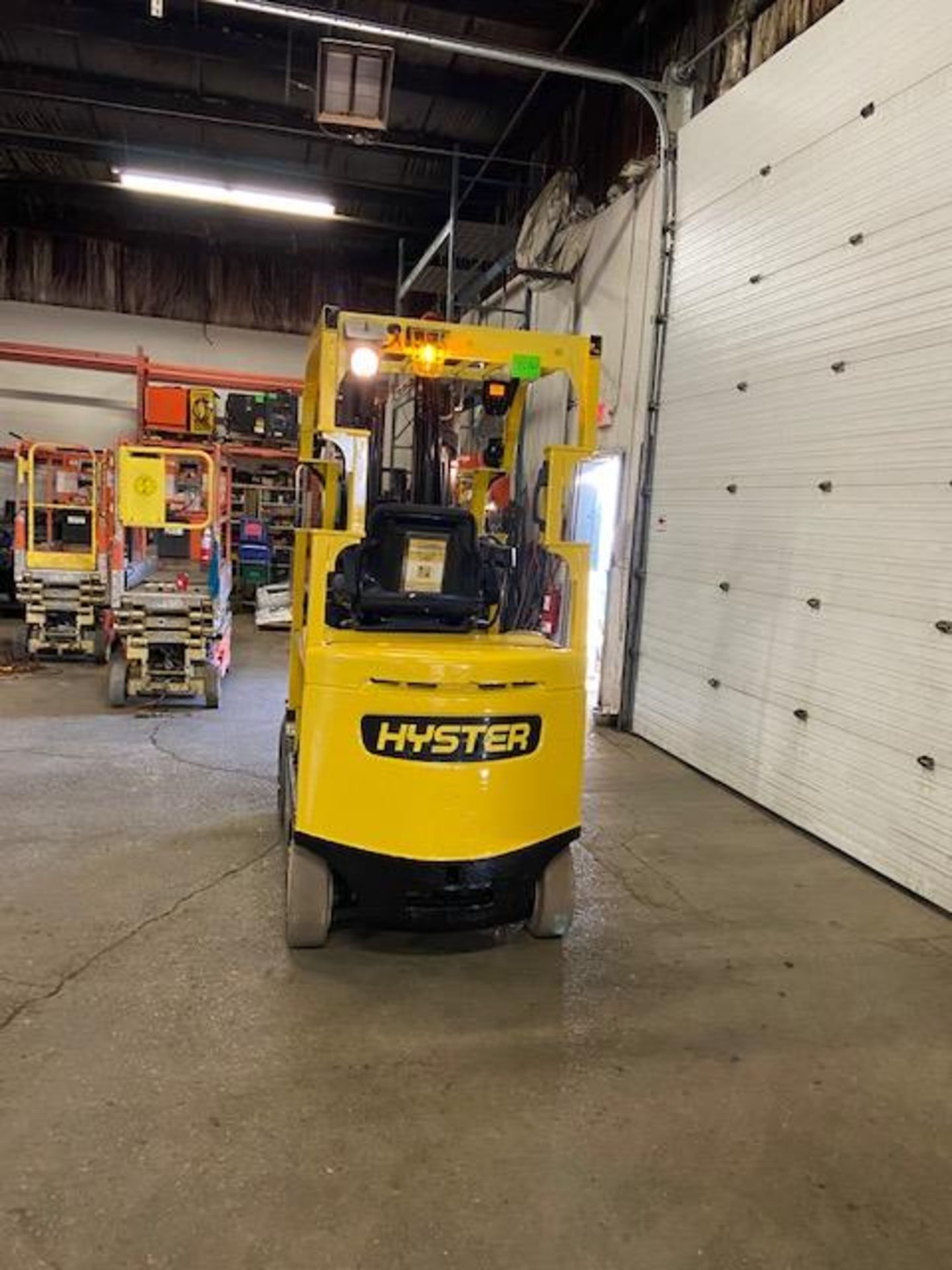 FREE CUSTOMS - 2013 Hyster 5000lbs Capacity Forklift Electric with 4-STAGE MAST with sideshift - Image 3 of 3