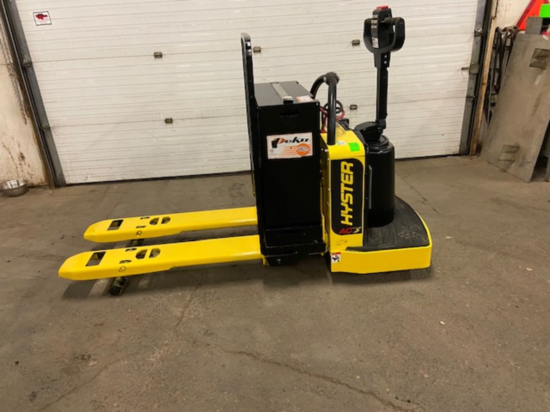 2011 Hyster RIDE ON Electric Powered Pallet Cart Walkie Lift 6000lbs capacity with VERY LOW HOURS