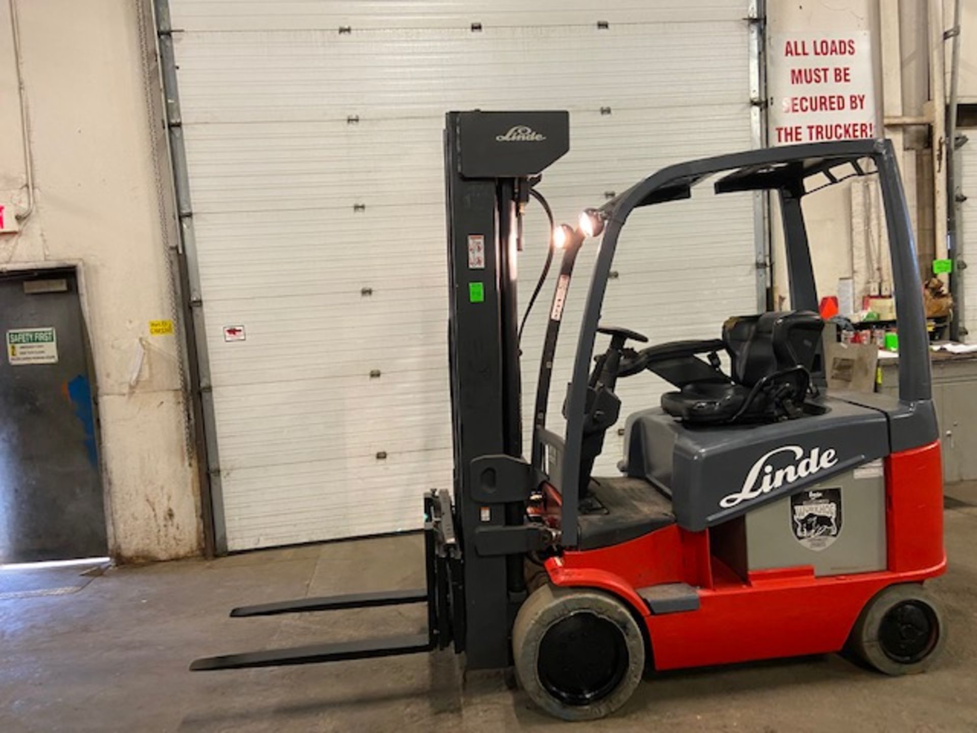 FREE CUSTOMS - Linde 5000lbs Capacity Forklift Electric with sideshift and 4-STAGE mast with LOW