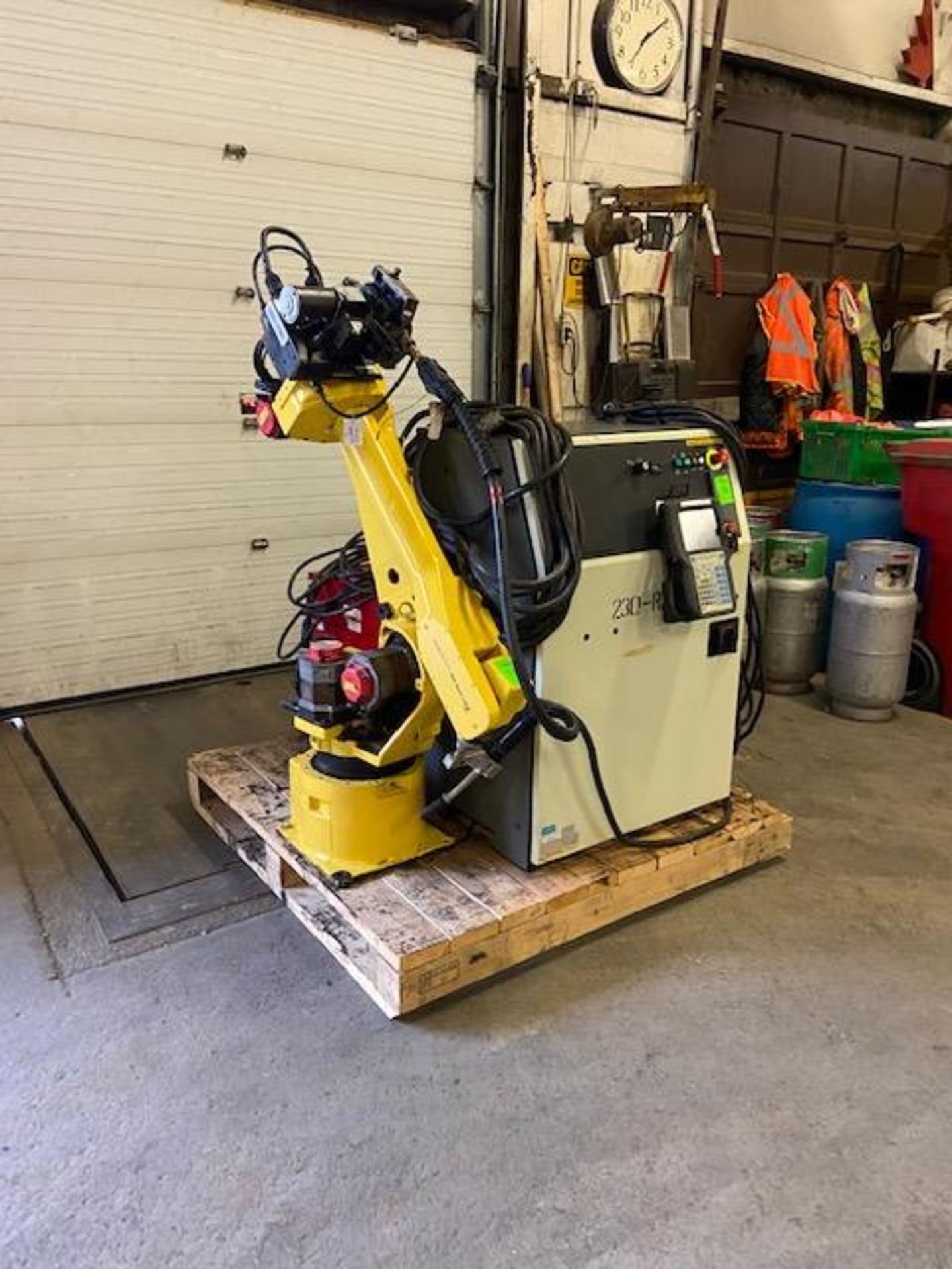 2008 Fanuc Arcmate 120iB / 10L Welding Robot with System FULLY TESTED with R30iA Controller, teach