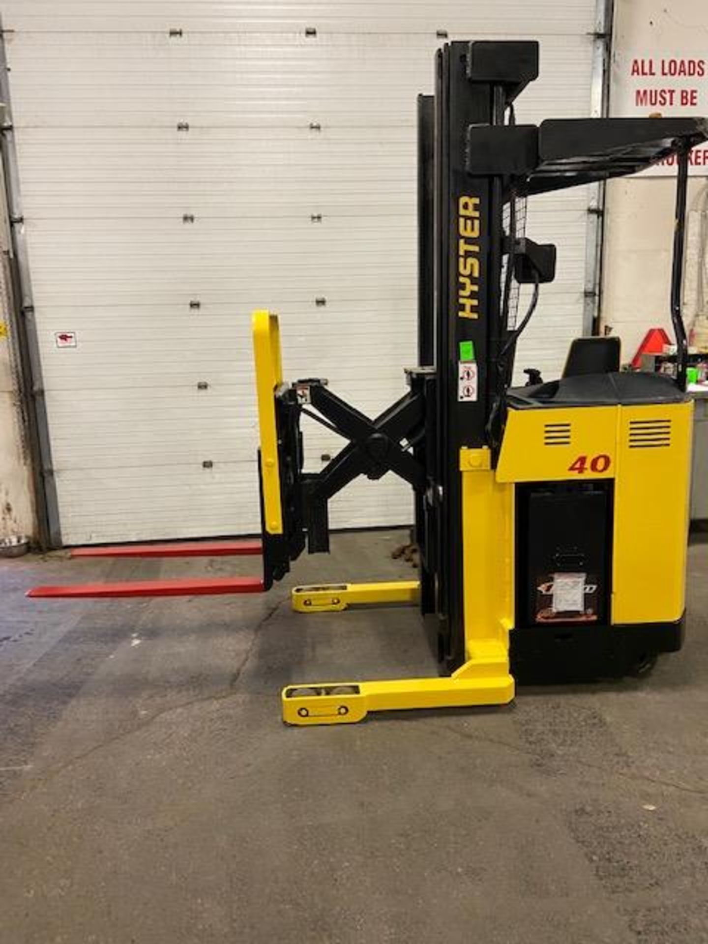 FREE CUSTOMS - MINT Hyster Reach Truck Pallet Lifter REACH TRUCK electric 4000lbs with sideshift 3-
