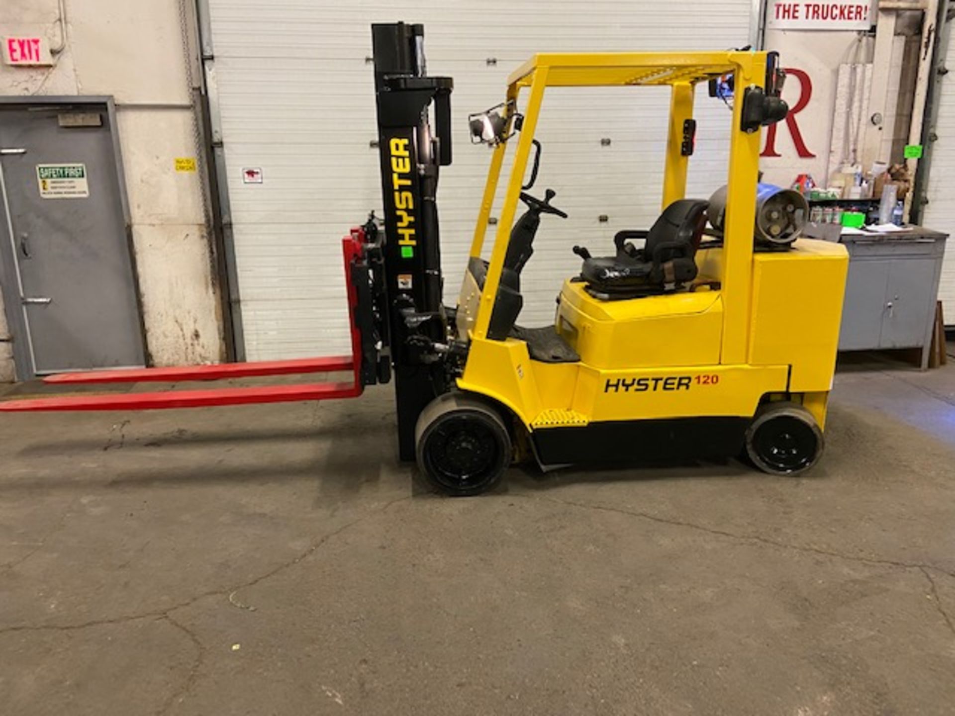 FREE CUSTOMS - Hyster 12,000lbs Capacity Forklift LPG (propane) with NEW 72" Forks and NEW