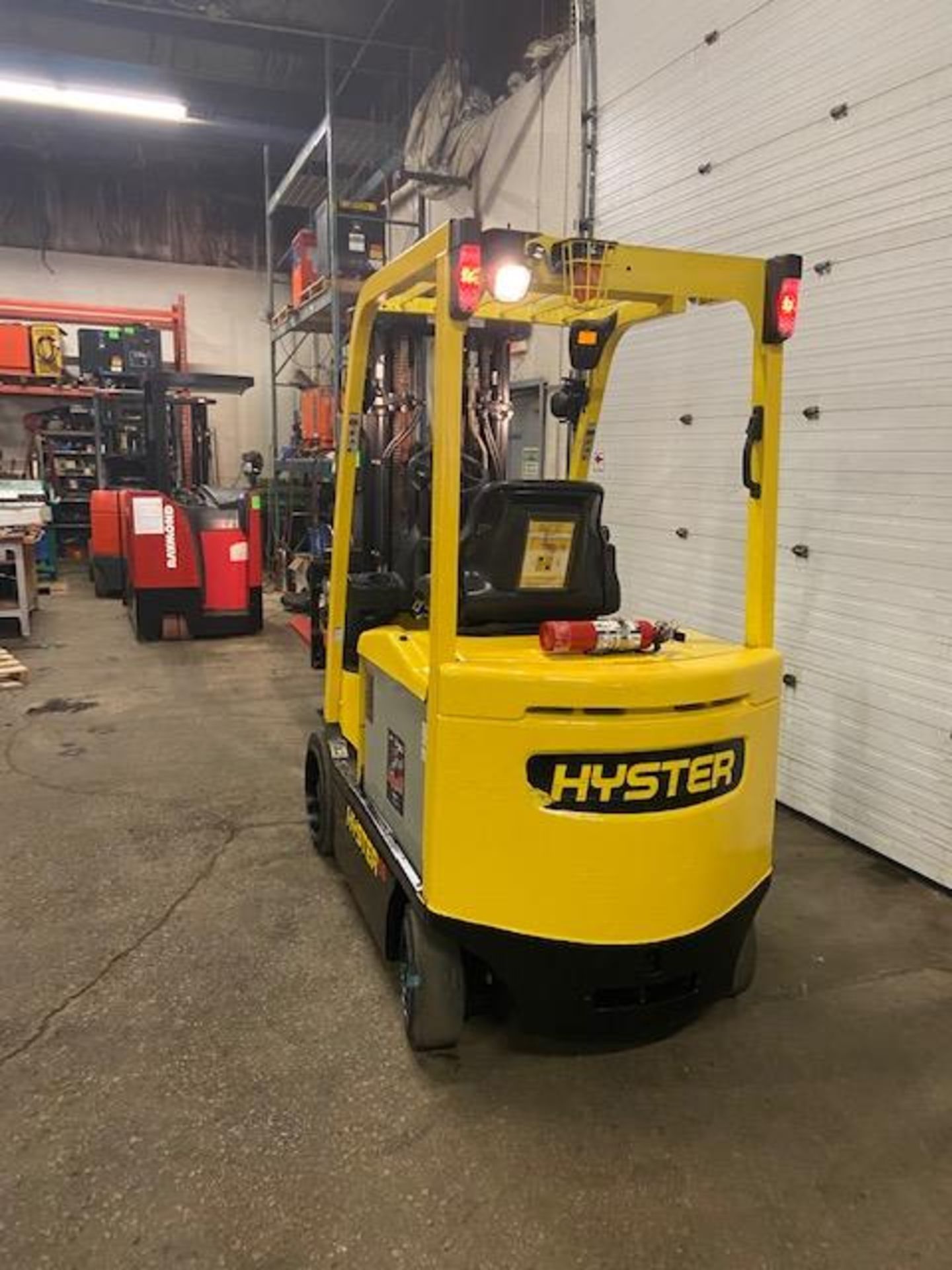 FREE CUSTOMS - 2013 Hyster 5000lbs Capacity Forklift Electric with 3-STAGE MAST sideshift & 60" - Image 3 of 3