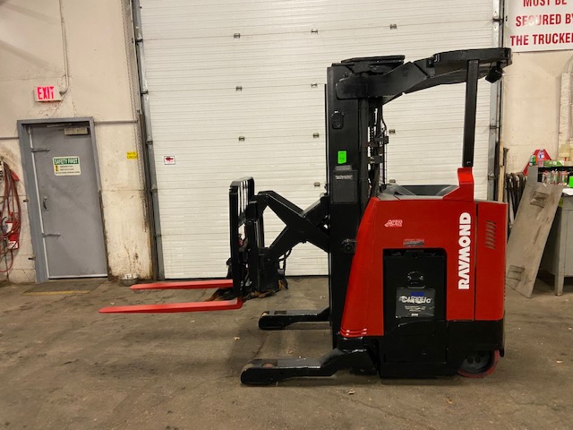 FREE CUSTOMS - 2016 Raymond Reach Truck Pallet Lifter REACH TRUCK electric 3500lbs & sideshift and 3