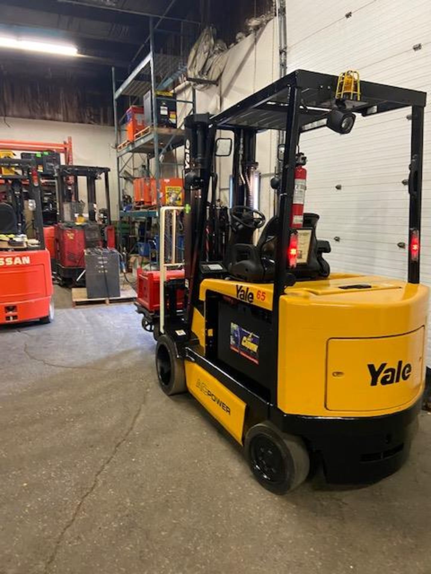 FREE CUSTOMS - 2008 Yale 6500lbs Capacity Forklift Electric with 3-STAGE MAST sideshift (battery - Image 3 of 3