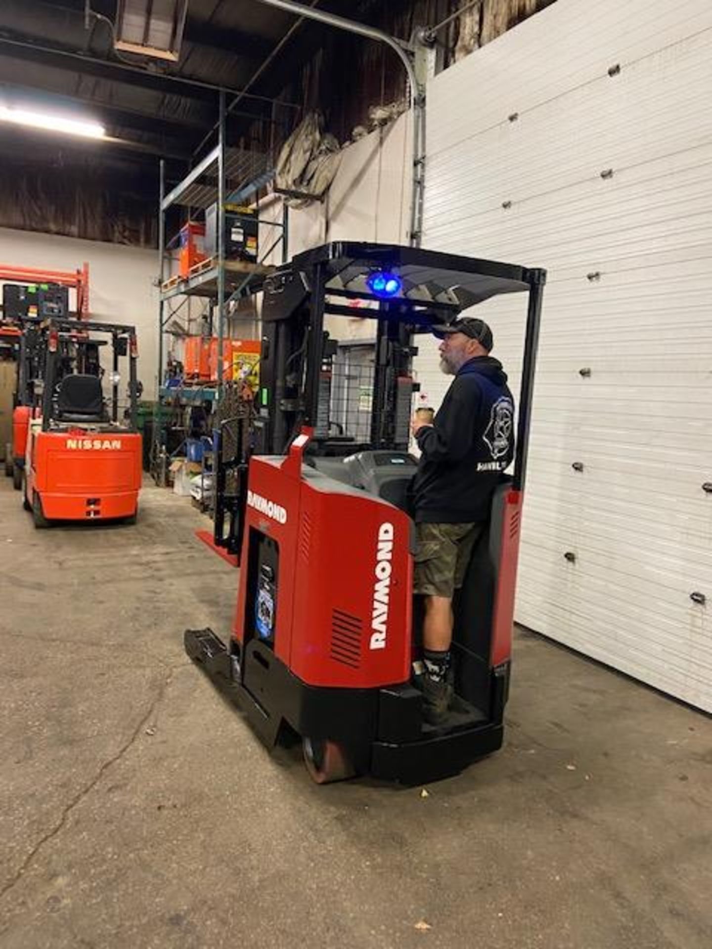 FREE CUSTOMS - 2016 Raymond Reach Truck Pallet Lifter REACH TRUCK electric 3500lbs & sideshift and 3 - Image 3 of 3