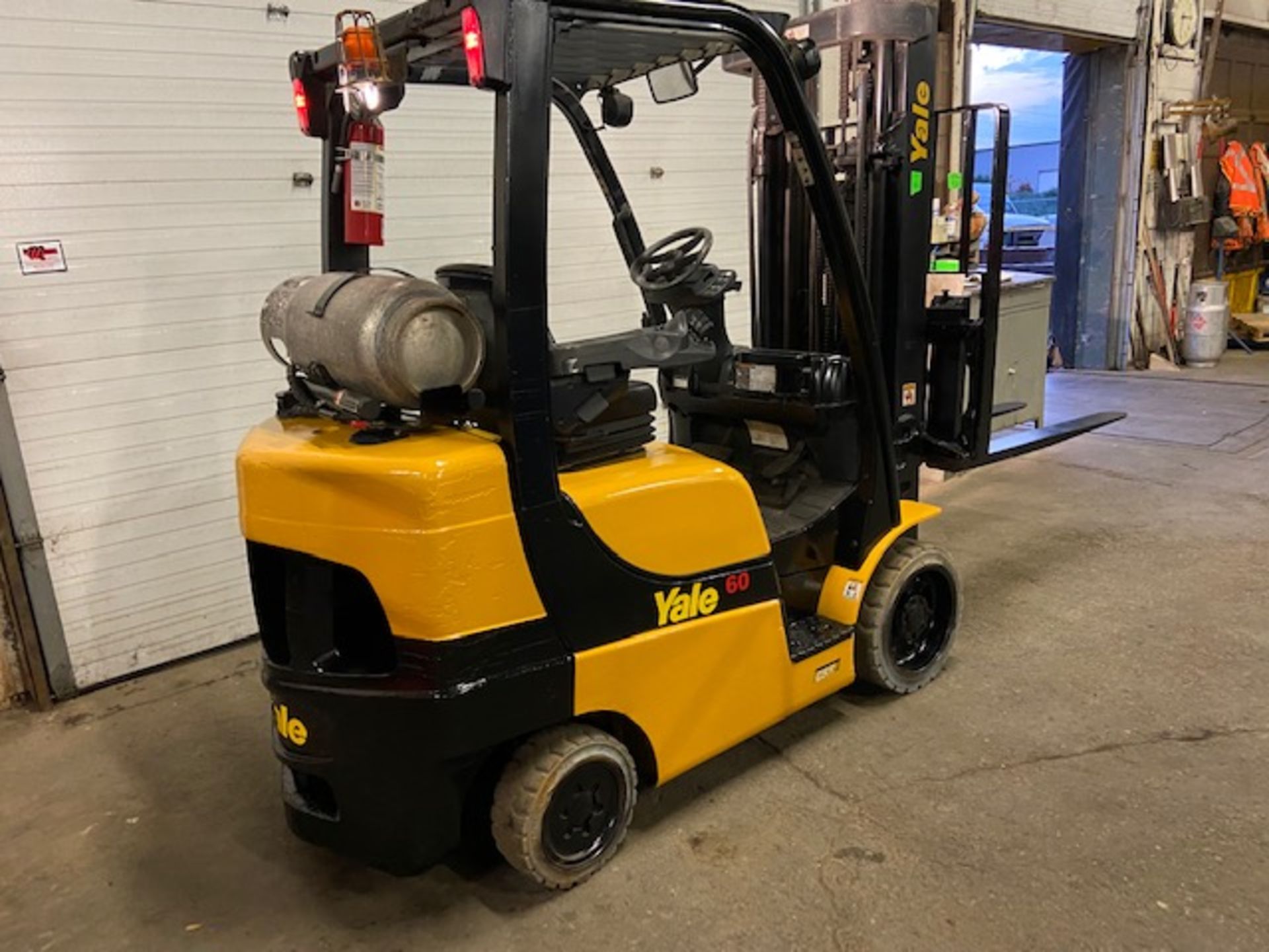 FREE CUSTOMS - 2016 Yale 6000lbs Capacity Forklift LPG (propane) with 3-STAGE MAST with