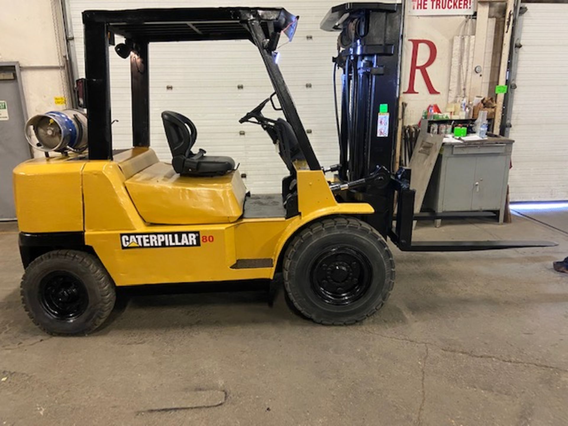FREE CUSTOMS - Caterpillar 8,000lbs Capacity LPG (propane) OUTDOOR Forklift with 3 stage mast (no