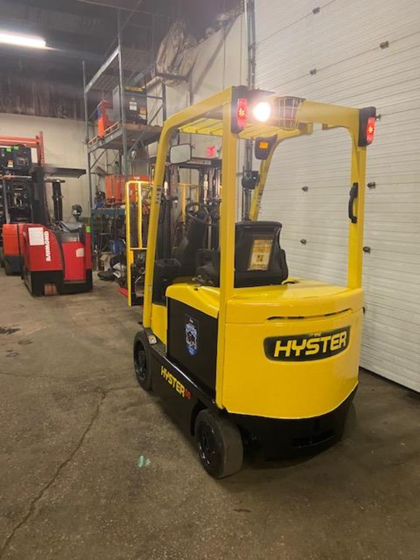 FREE CUSTOMS - 2013 Hyster 5000lbs Capacity Forklift Electric with 3-STAGE MAST sideshift MINT - Image 3 of 3