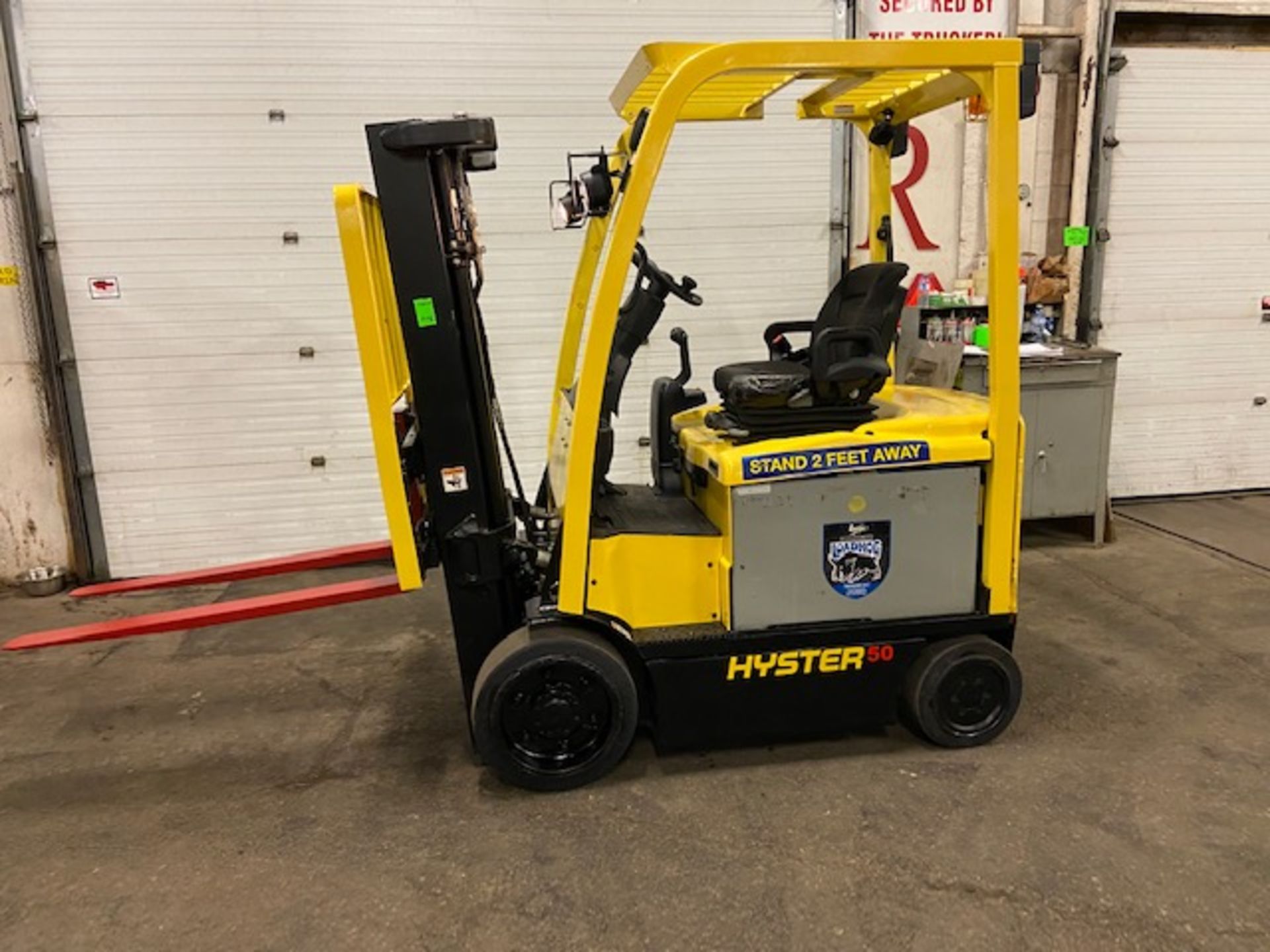 FREE CUSTOMS - 2013 Hyster 5000lbs Capacity Forklift Electric with 3-STAGE MAST sideshift MINT