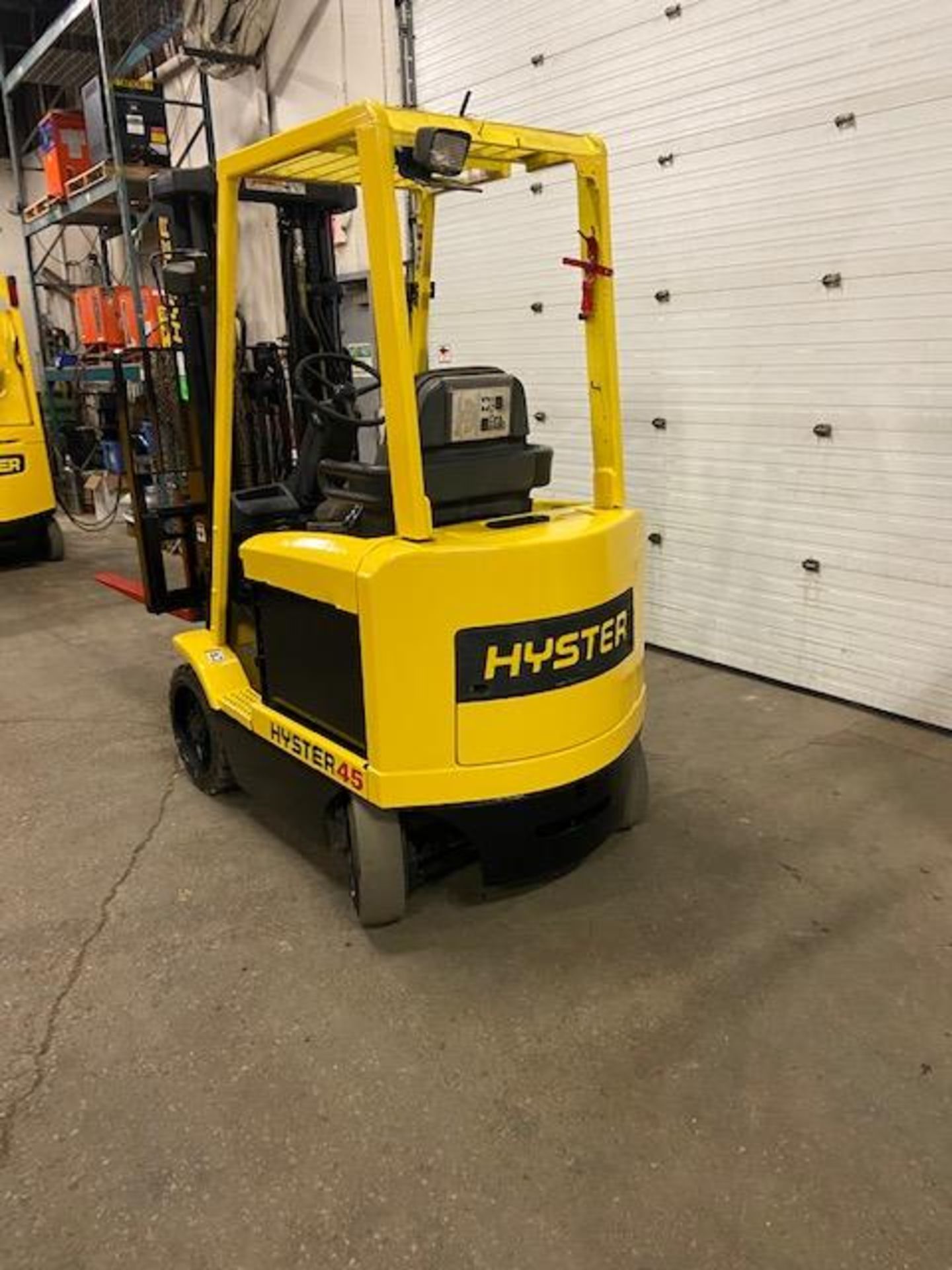 FREE CUSTOMS - Hyster 4500lbs Capacity Forklift Electric with 3-STAGE MAST with sideshift & LOW - Image 3 of 3