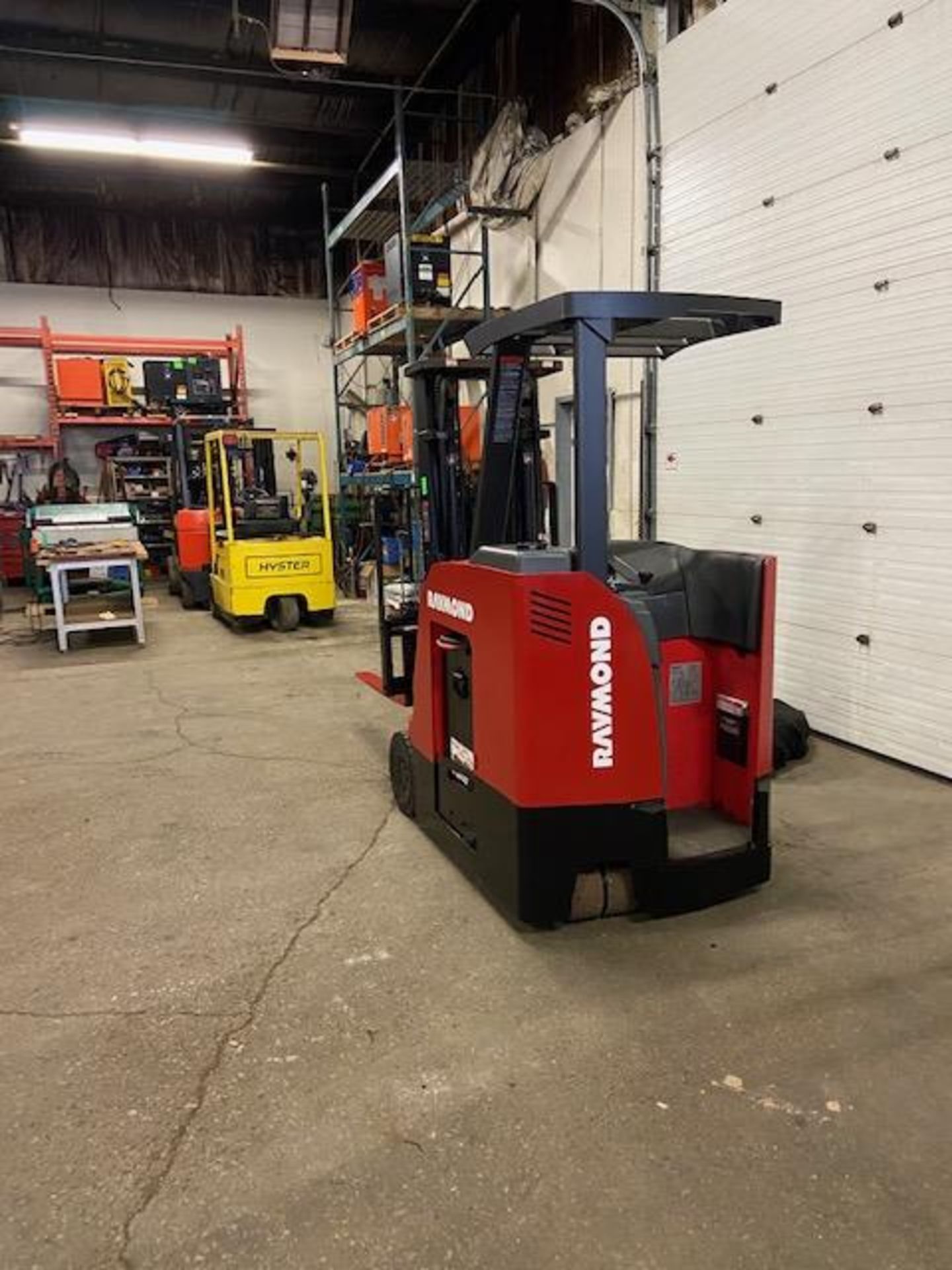 FREE CUSTOMS - 2016 Raymond 5000lbs Capacity Stand On Forklift Electric with 3-STAGE MAST - Image 3 of 3
