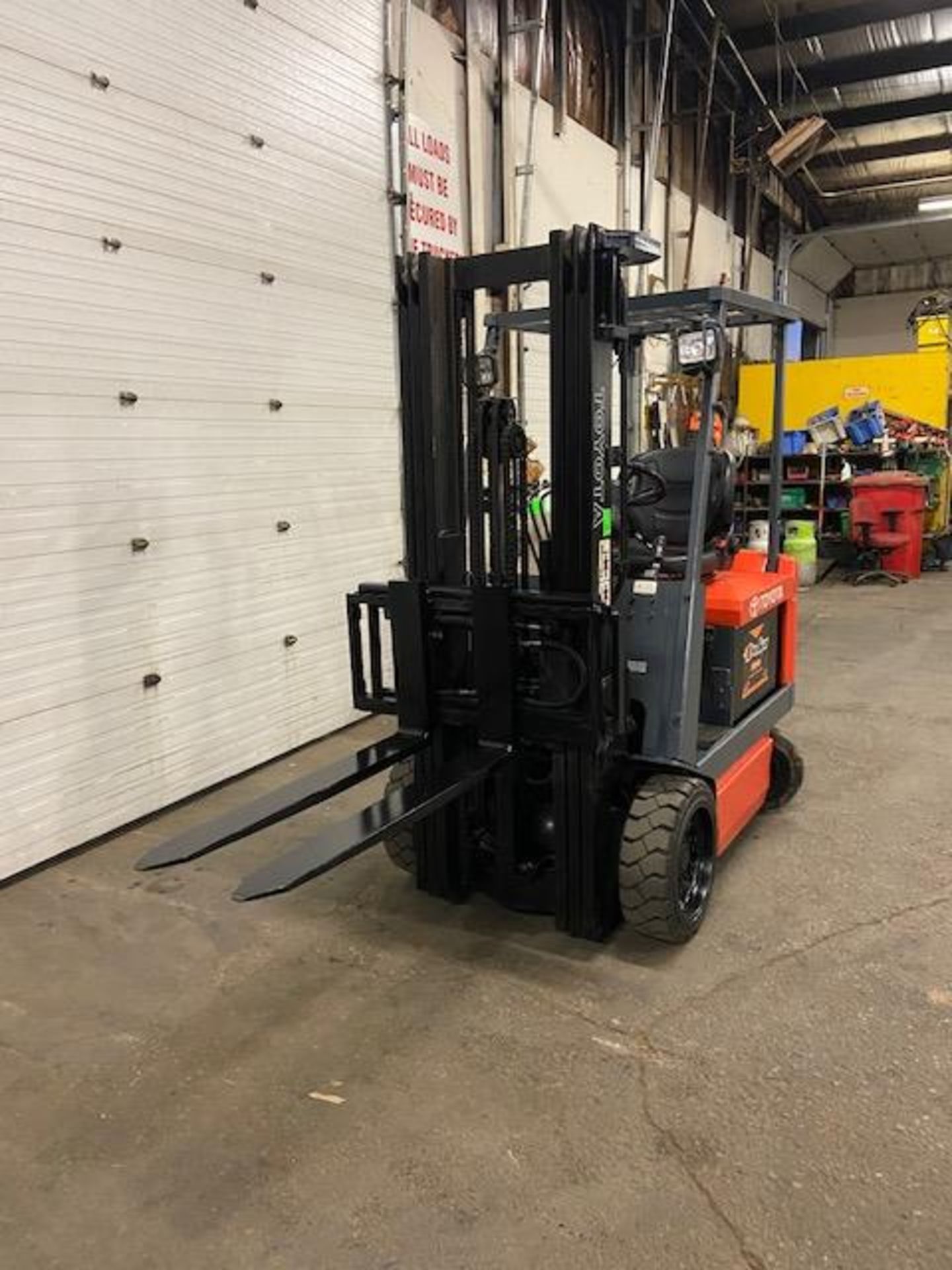 FREE CUSTOMS - Toyota 4000lbs Capacity Forklift Electric with 3-stage mast & sideshift - Image 2 of 3