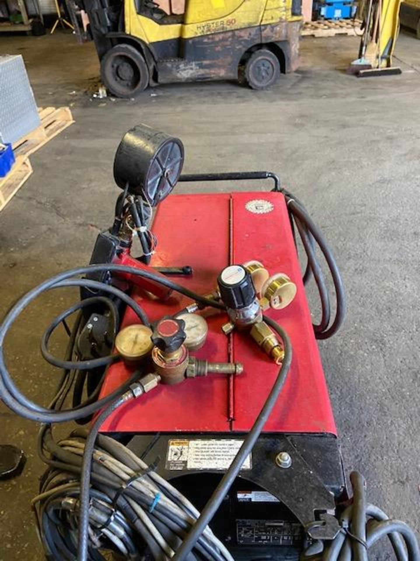 Lincoln Wire-Matic 255 Mig Welder Unit with Mig Gun and gauges complete with Aluminum Spool Gun - Image 3 of 3