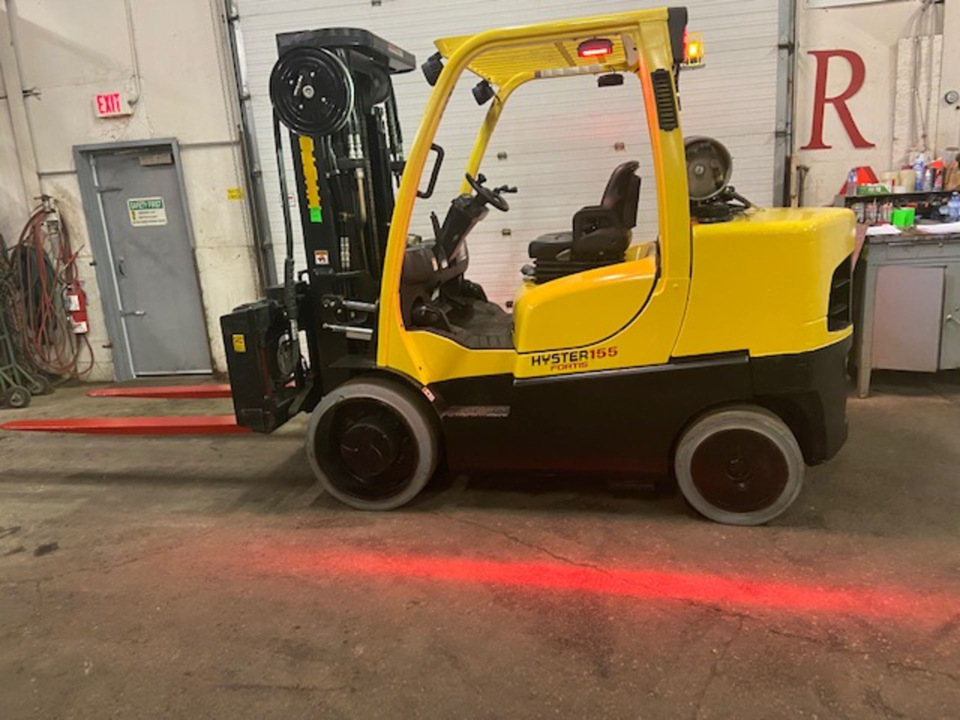 FREE CUSTOMS - MINT 2016 Hyster 15,500lbs Capacity Forklift S155FT LPG (propane) with sideshift w FP