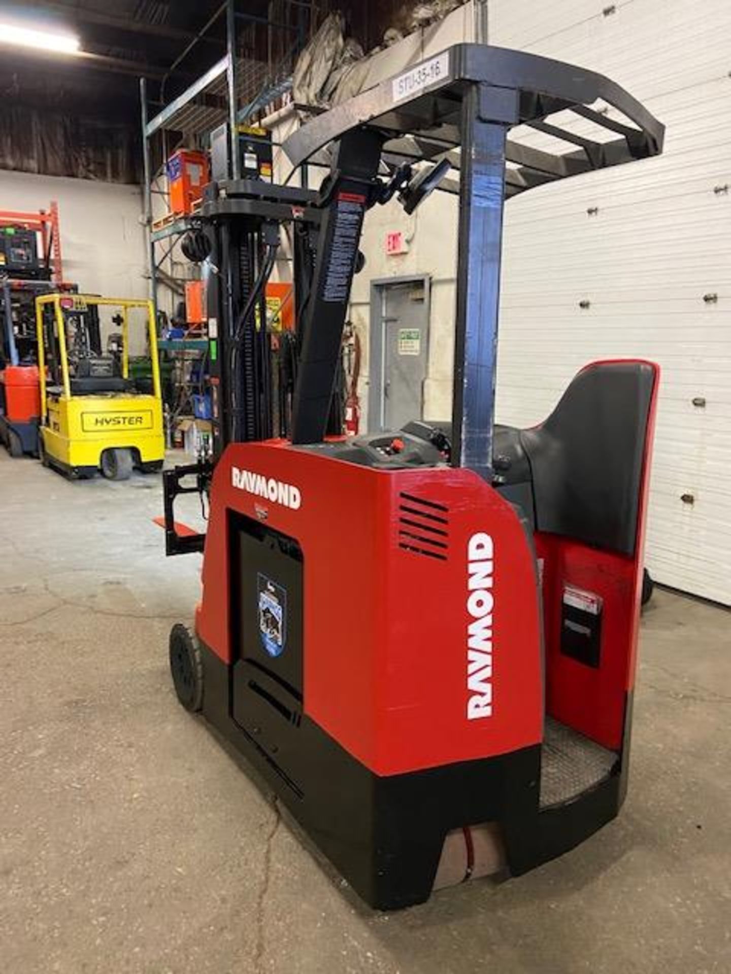 FREE CUSTOMS - 2016 Raymond 5000lbs Capacity Stand On Forklift Electric with 3-STAGE MAST - Image 3 of 4