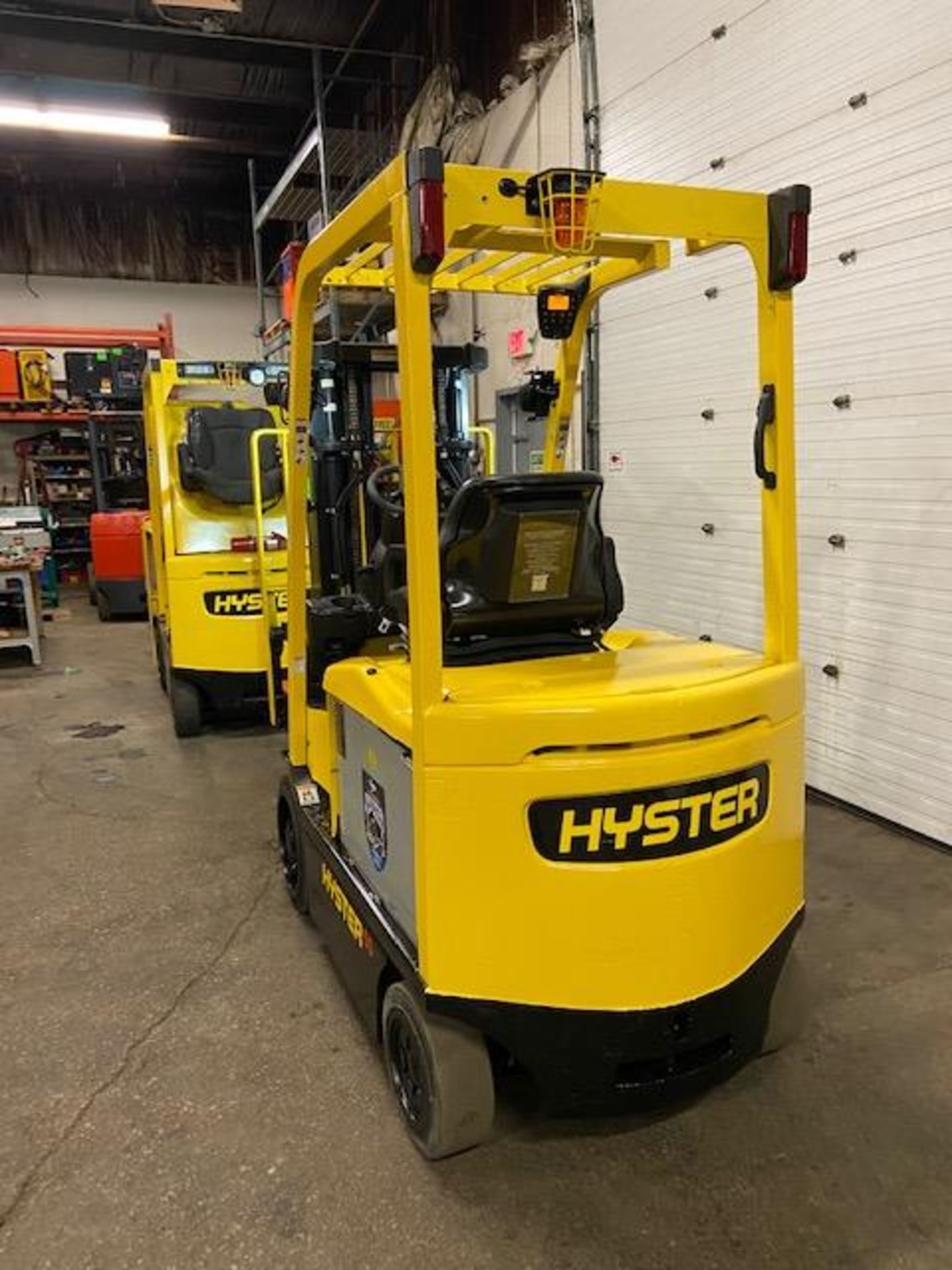 FREE CUSTOMS - 2012 Hyster 5000lbs Capacity Forklift Electric with 3-STAGE MAST sideshift MINT - Image 3 of 3
