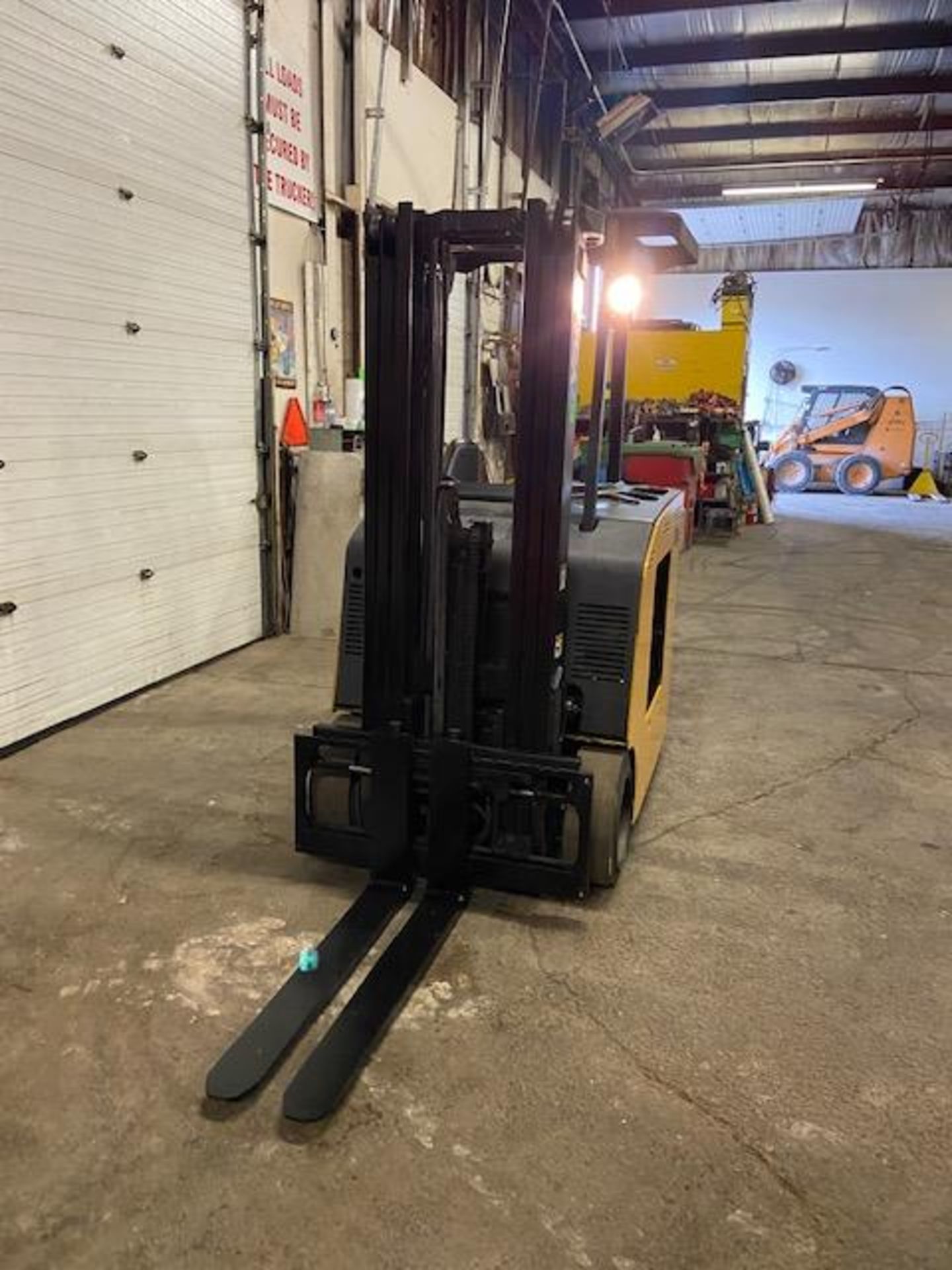 FREE CUSTOMS - Yale 4000lbs Capacity Stand On Forklift Electric with sideshift