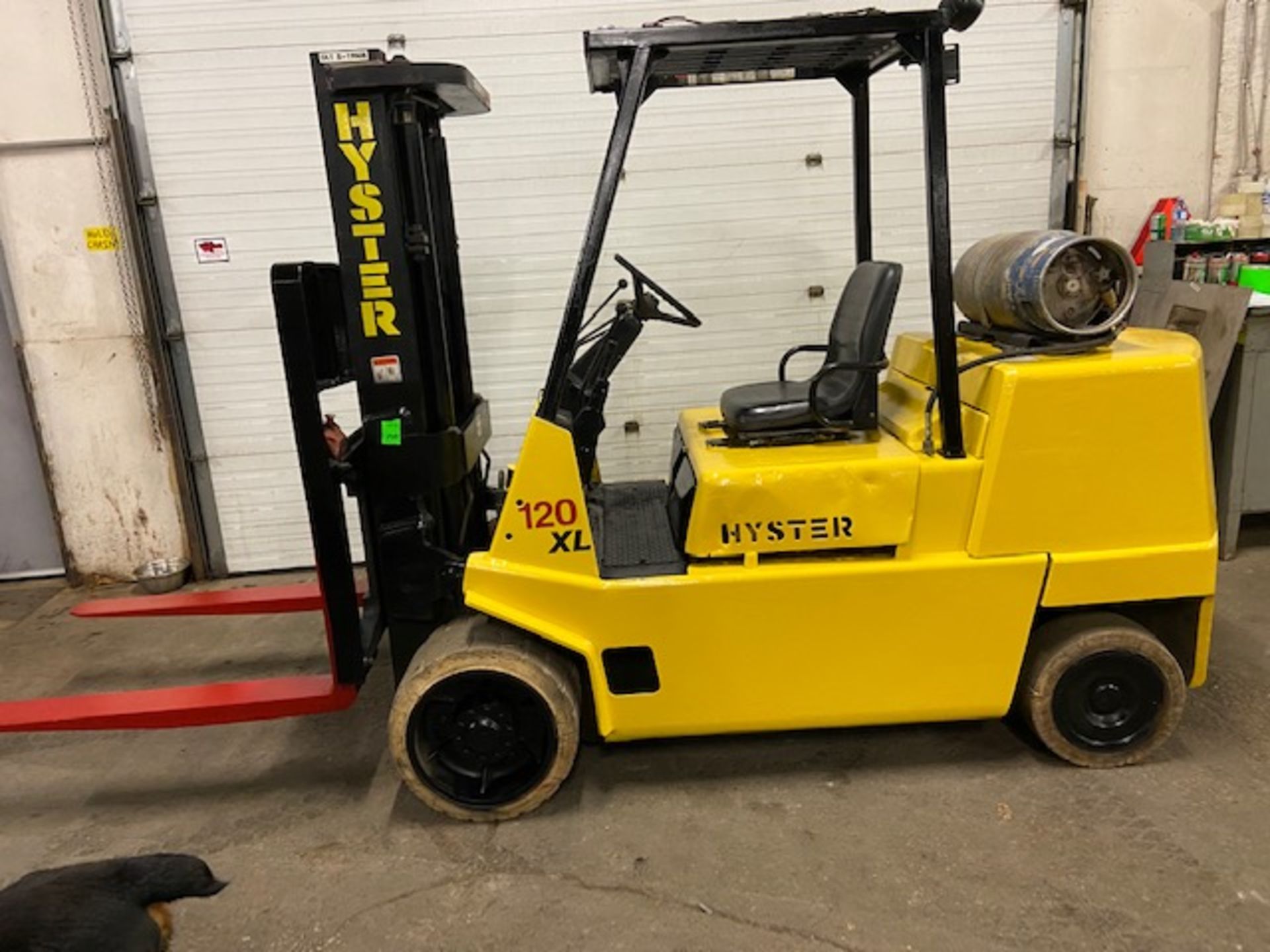 FREE CUSTOMS - Hyster 12000lbs Capacity Forklift 120XL LPG (propane) (no propane tank included)