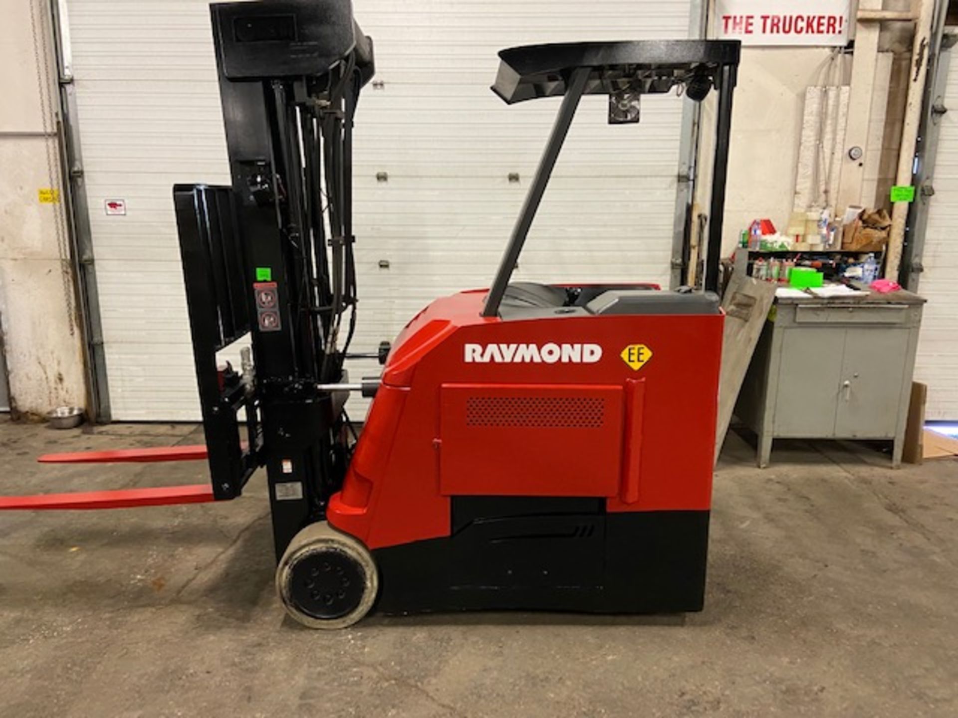 FREE CUSTOMS - 2015 Raymond 4000lbs Capacity Stand On Forklift Electric with 4-STAGE MAST EE unit