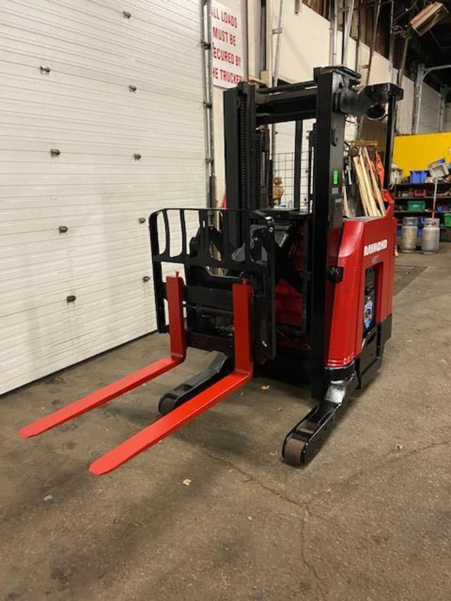 FREE CUSTOMS - 2016 Raymond Reach Truck Pallet Lifter REACH TRUCK electric 3500lbs & sideshift and 3 - Image 2 of 3