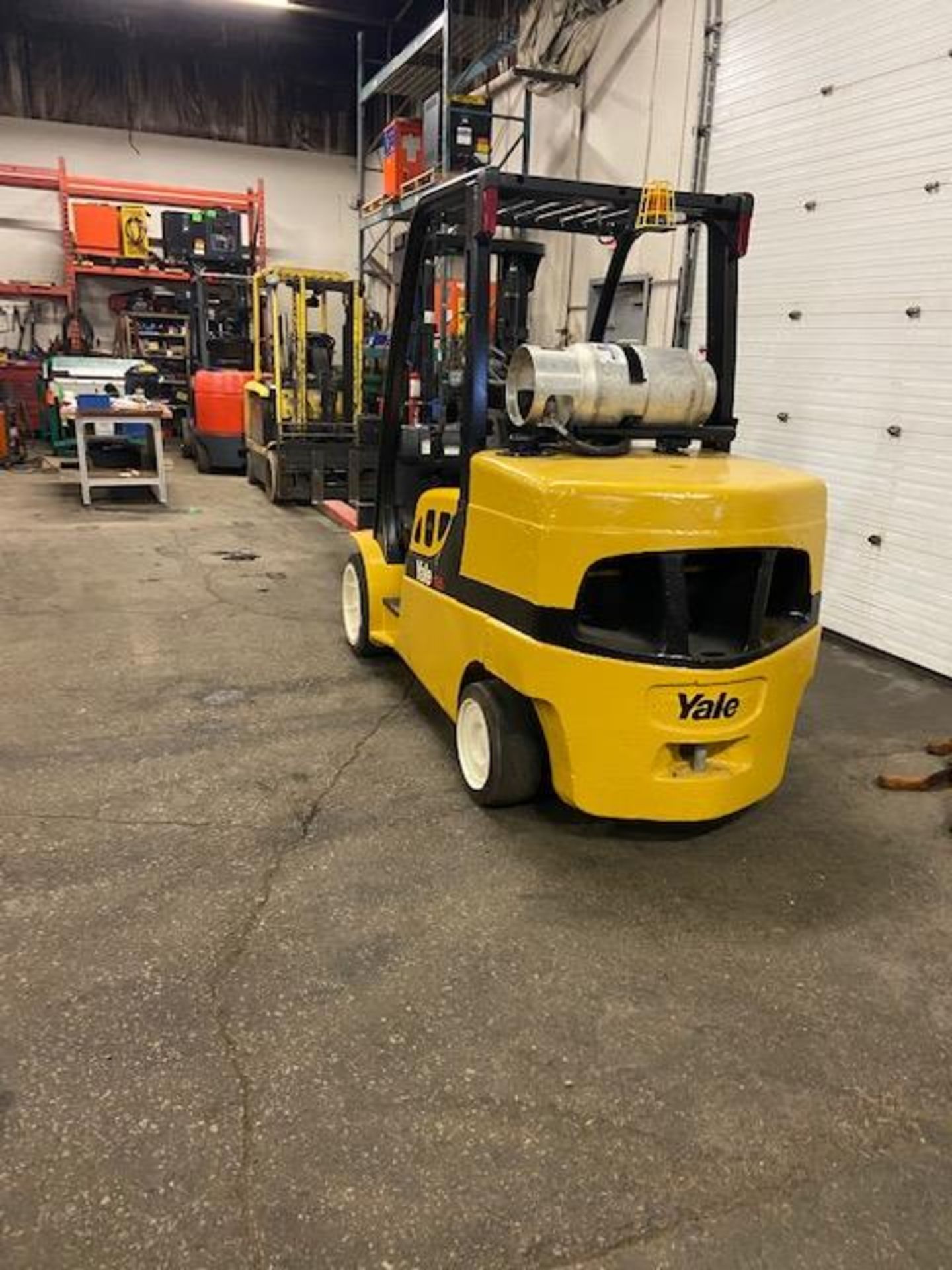 FREE CUSTOMS - 2014 Yale 12,000lbs Capacity Forklift LPG (propane) 6' forks MINT (no propane tank - Image 3 of 3