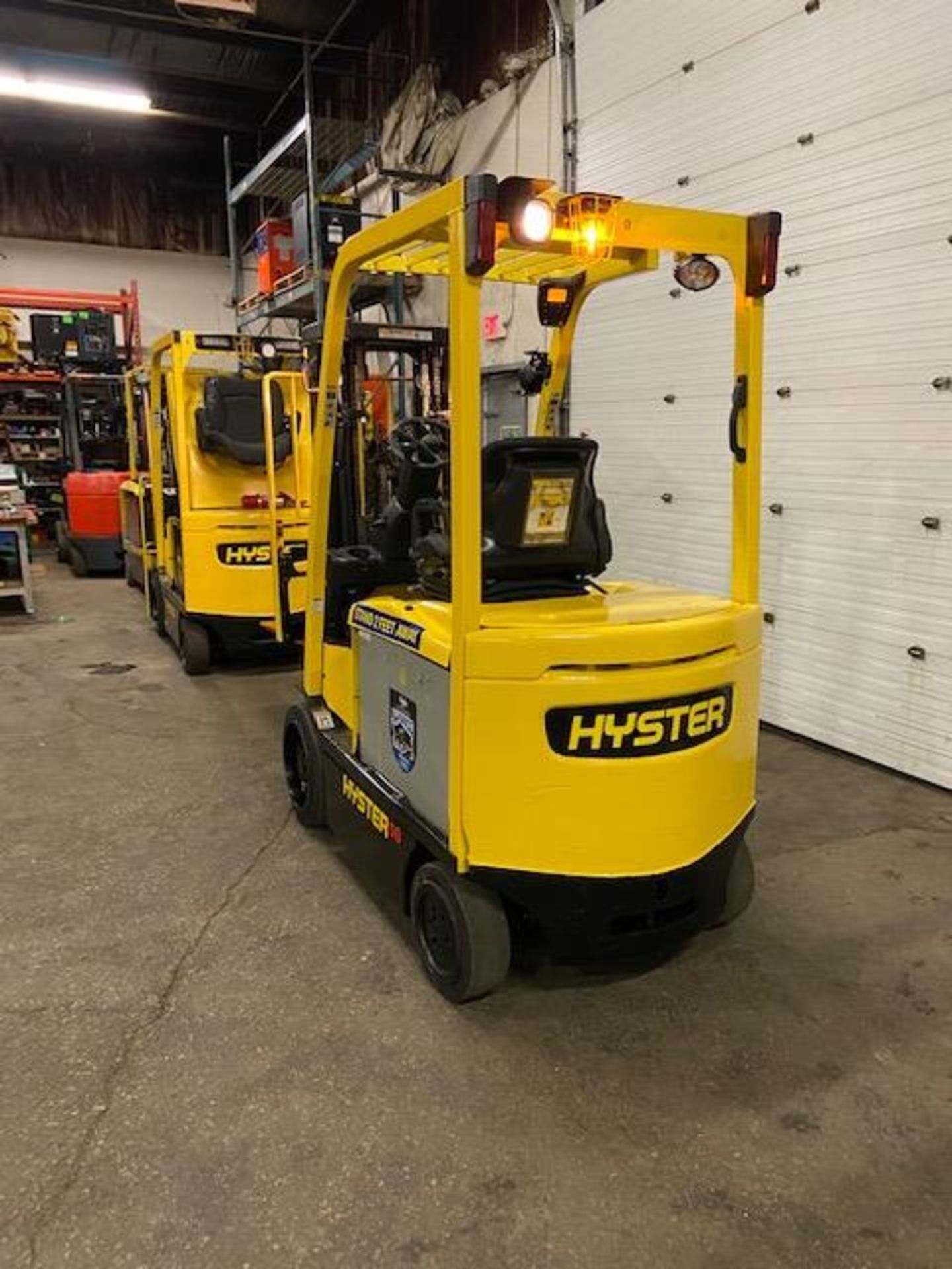 FREE CUSTOMS - 2013 Hyster 5000lbs Capacity Forklift Electric with 3-STAGE MAST sideshift MINT - Image 3 of 3