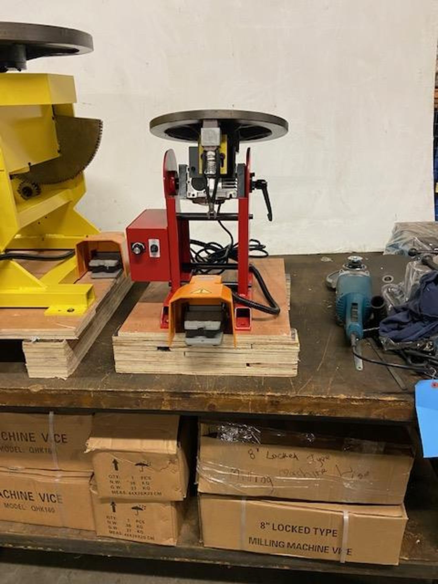 Verner model VD-600 WELDING POSITIONER 600lbs capacity - tilt and rotate - UNUSED AND MINT 115V - Image 2 of 3