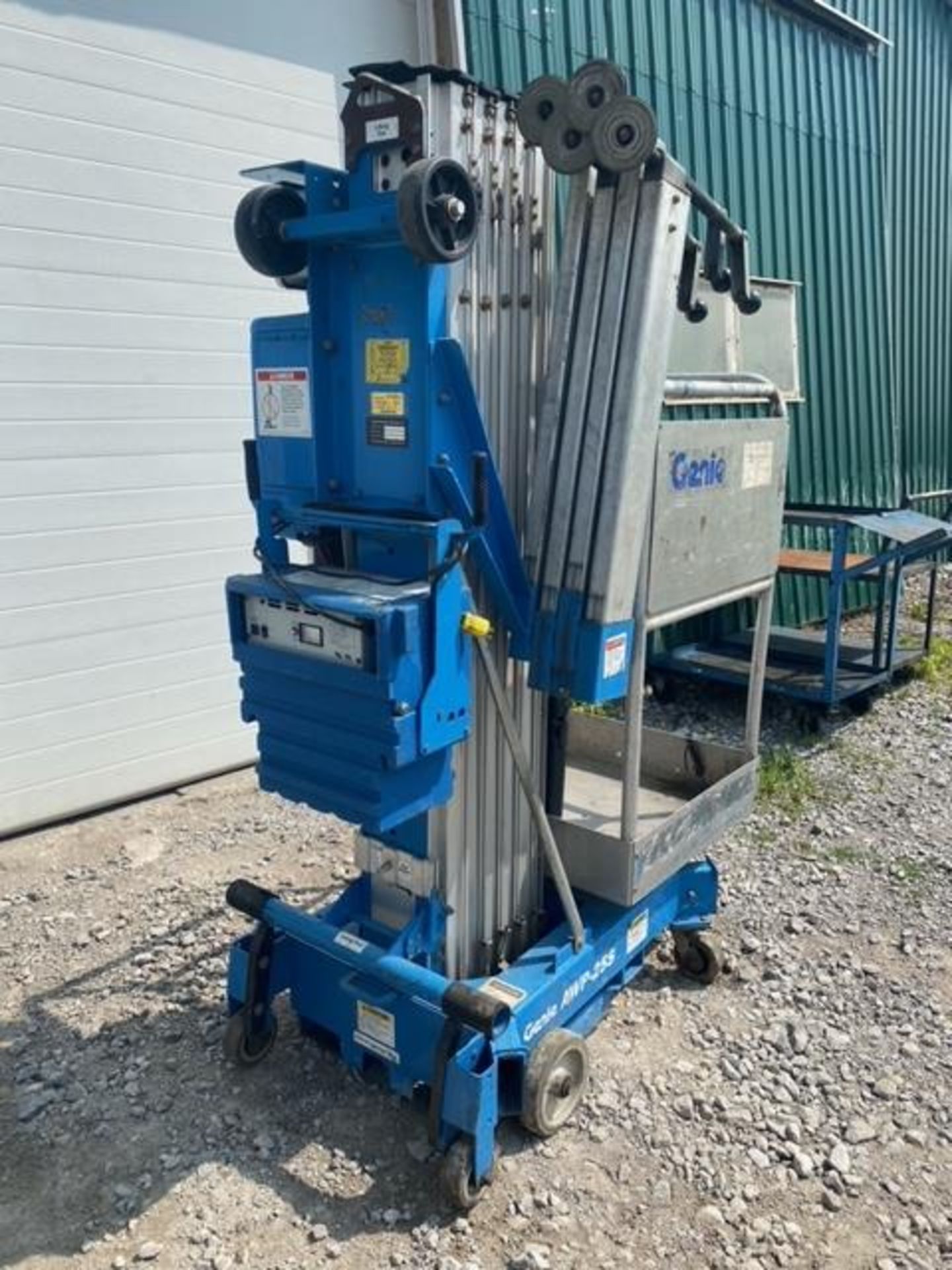 Genie Model AWP25S Aerial Work Platform Telescopic Working Platform Manlift lift unit - 25' lift 31' - Image 2 of 5