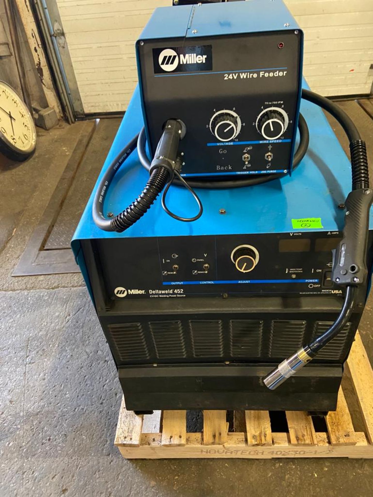 Miller Deltaweld 452 Mig Welder 450 Amp with New 4-Wheel Wire Feeder & Mig Gun