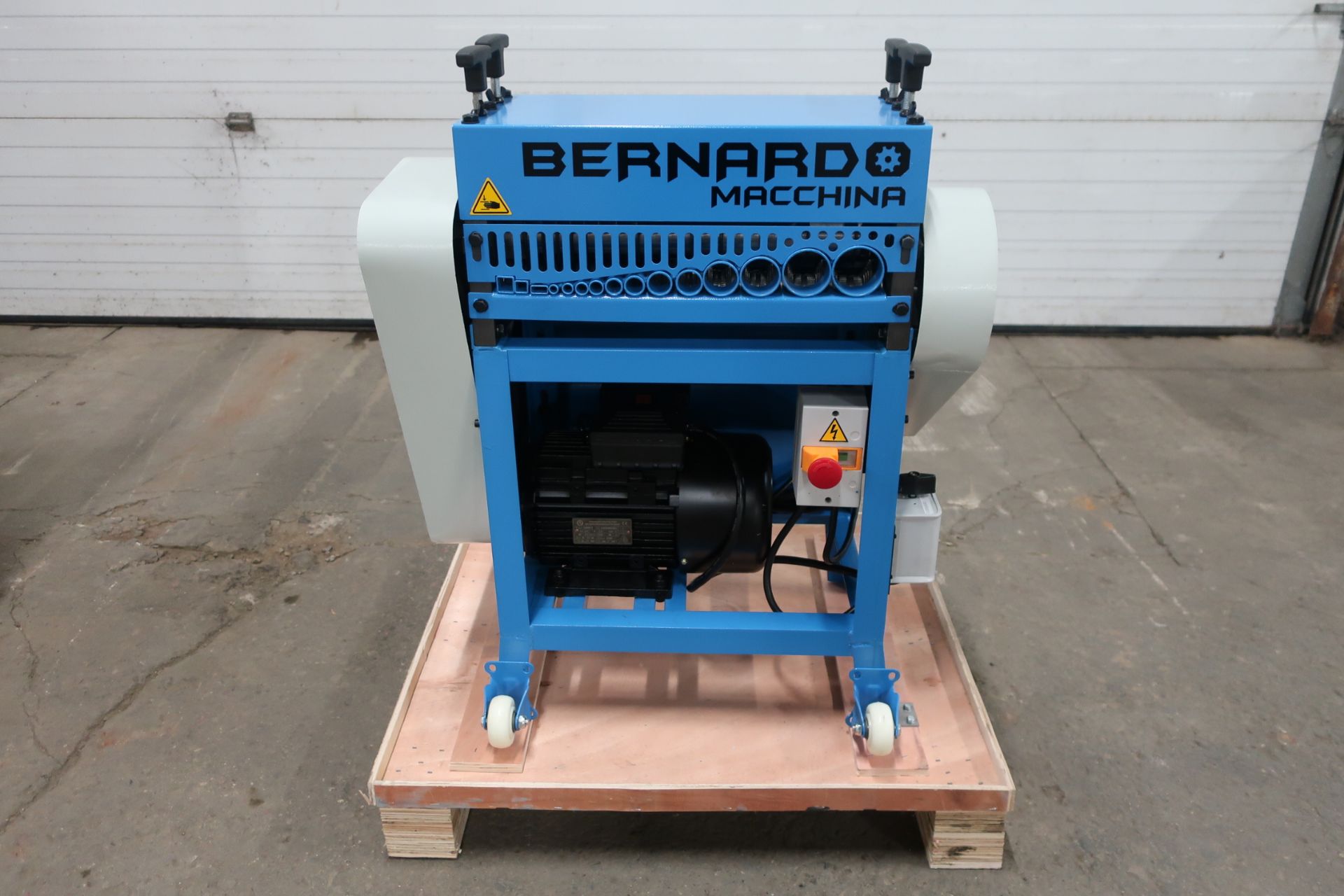 Bernardo New Wire Stripper Unit - stand up with multi-hole input up to 2.4" 115V 1 phase