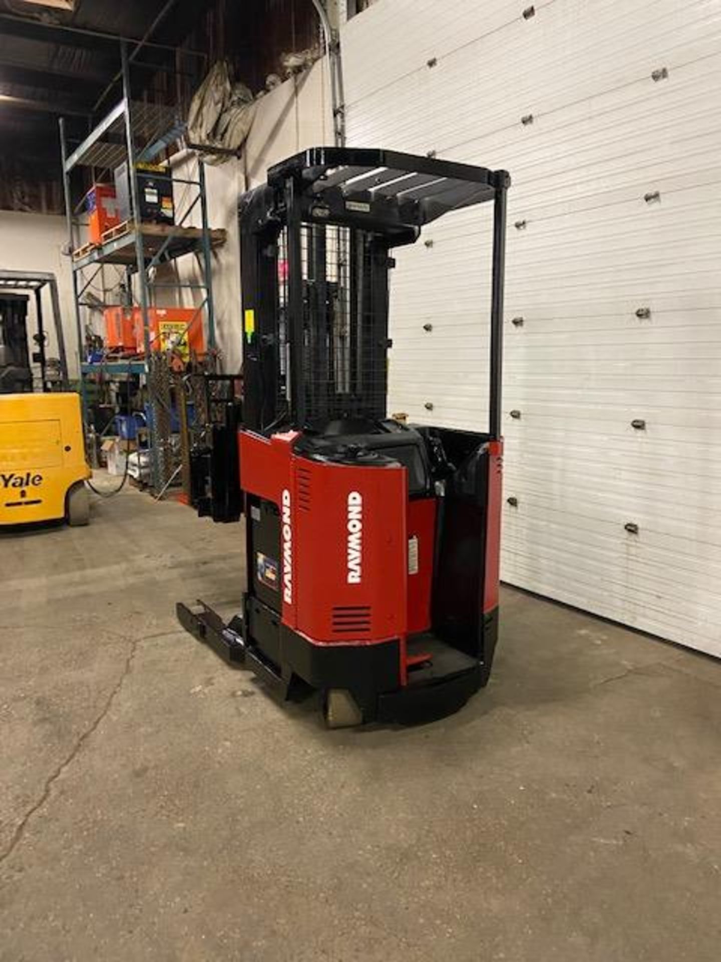 FREE CUSTOMS - Raymond Reach Truck Pallet Lifter REACH TRUCK electric 4000lbs with sideshift 3-stage - Image 3 of 3