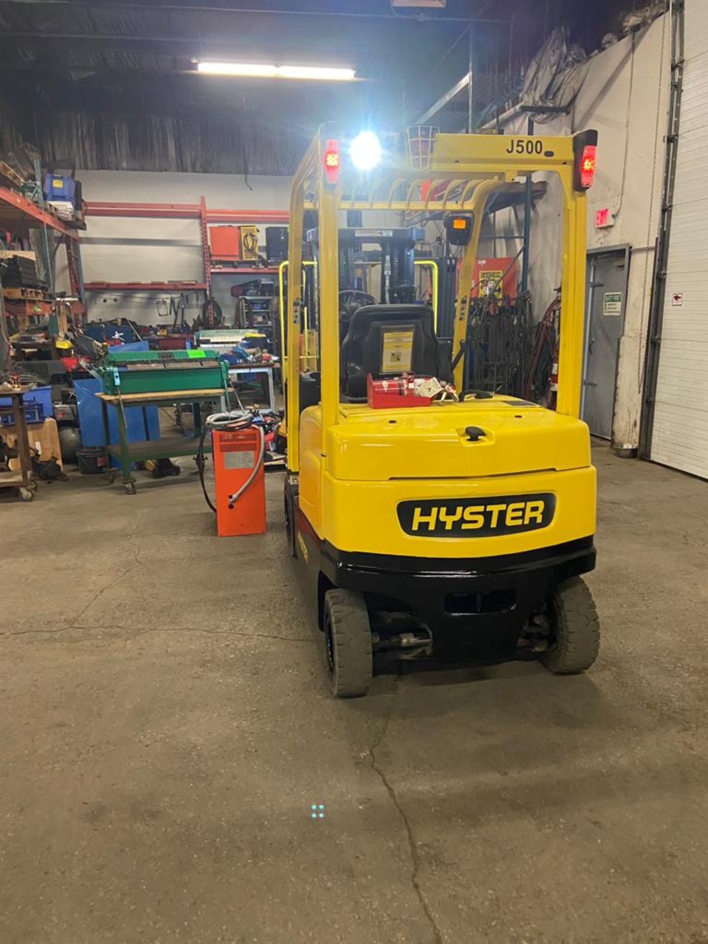 FREE CUSTOMS - MINT 2012 Hyster OUTDOOR ELECTRIC 80V Forklift 5,000lbs Capacity VERY LOW HOURS - Image 6 of 7