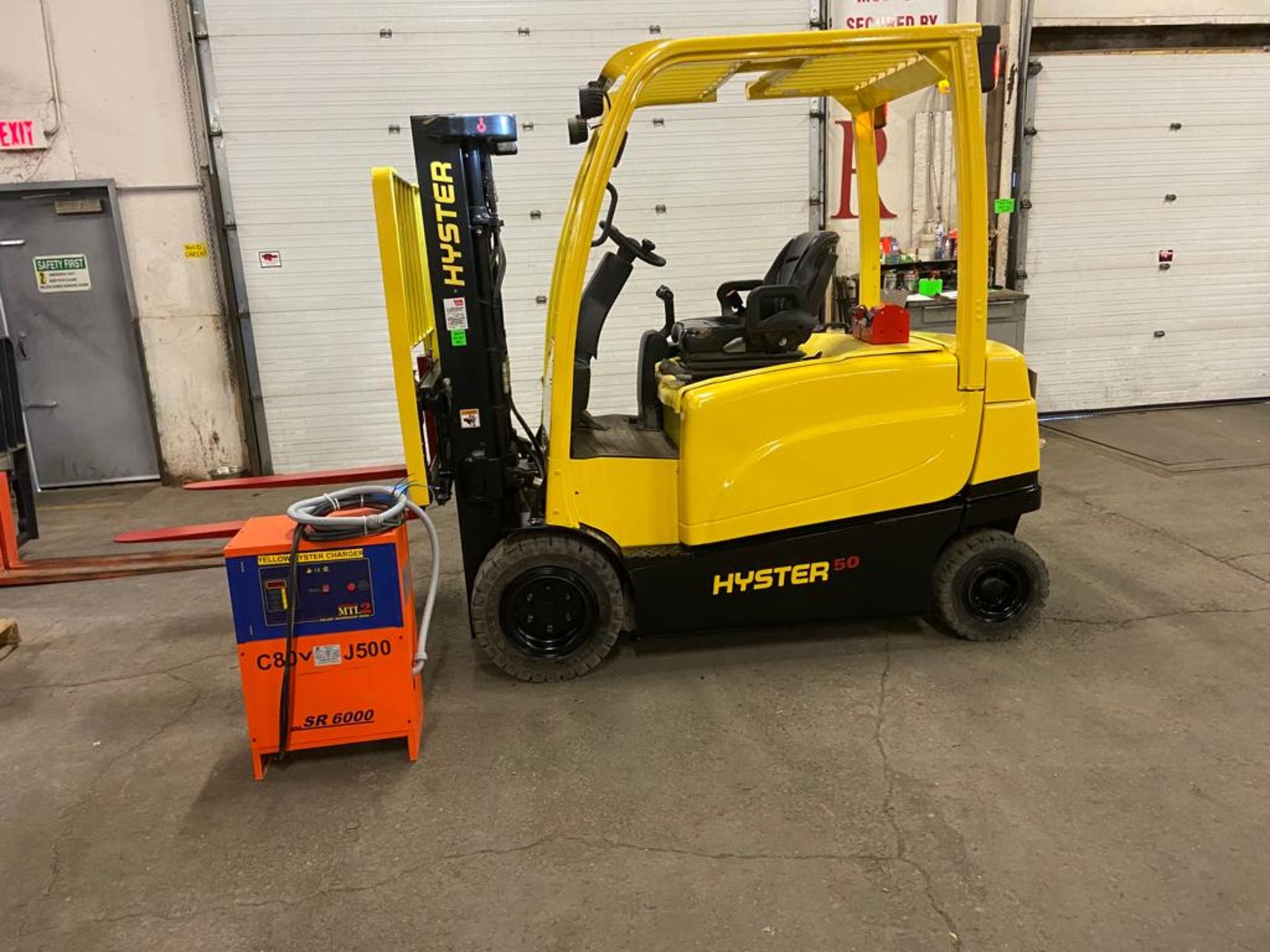 FREE CUSTOMS - MINT 2012 Hyster OUTDOOR ELECTRIC 80V Forklift 5,000lbs Capacity VERY LOW HOURS