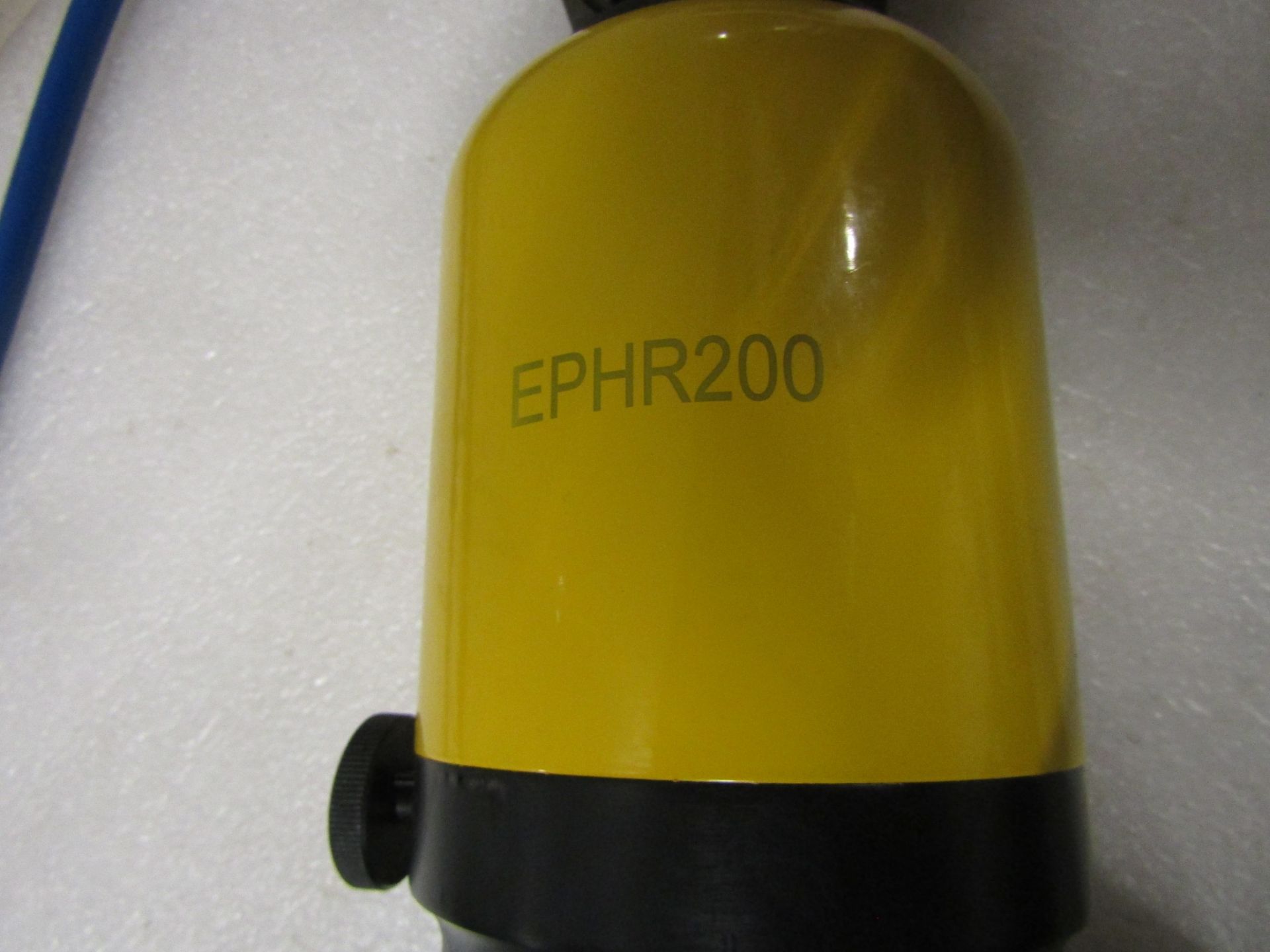 model EPHR200 Pneumatic / Air over Hydraulic Bearing Puller with 50 ton capacity MINT - Image 2 of 2
