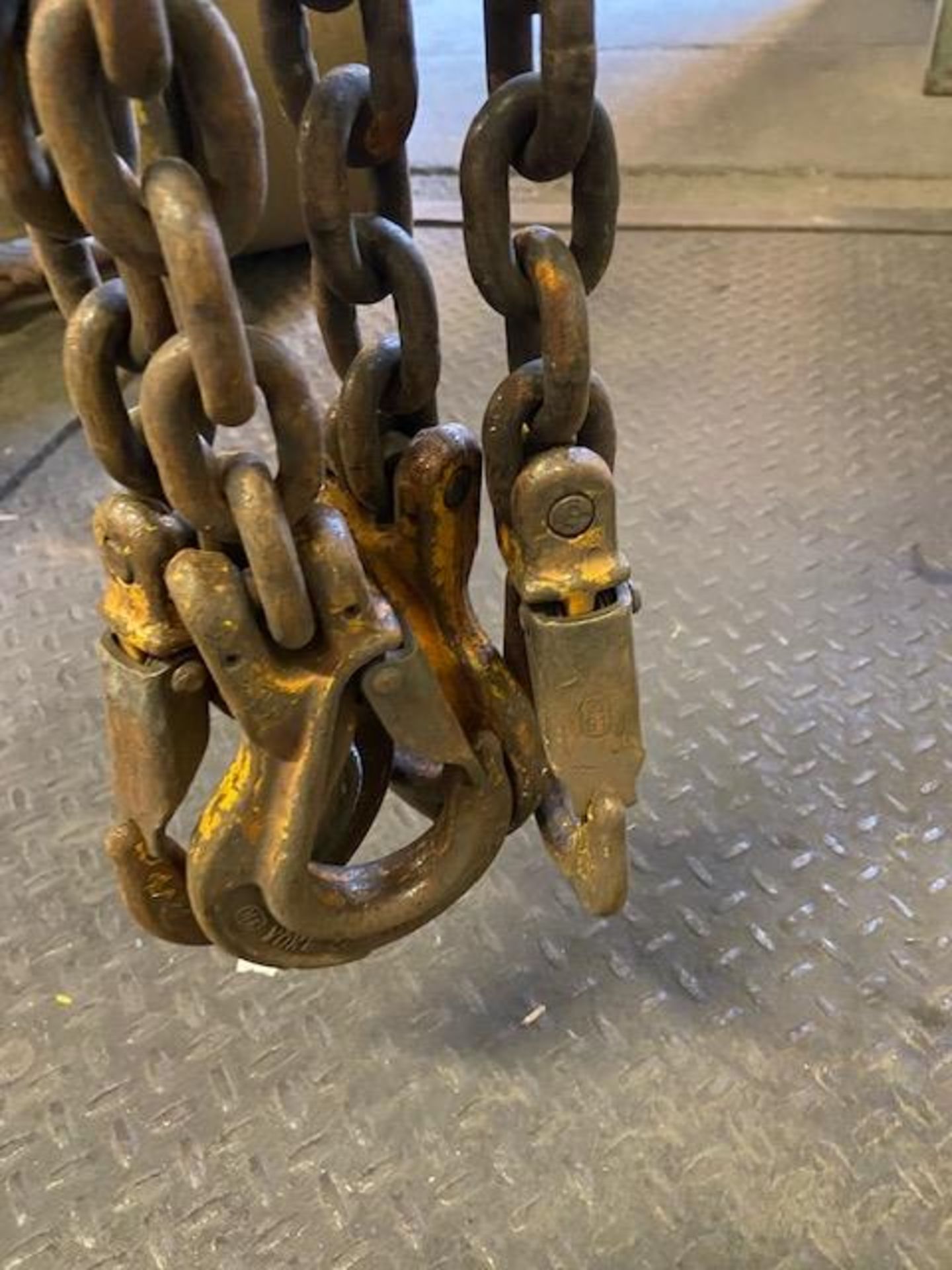 Sling with 4 chain hooks Unirope Slingmax Lift Chain with Hooks up to 18,400lbs 3/8" chain 9' long - Image 2 of 3