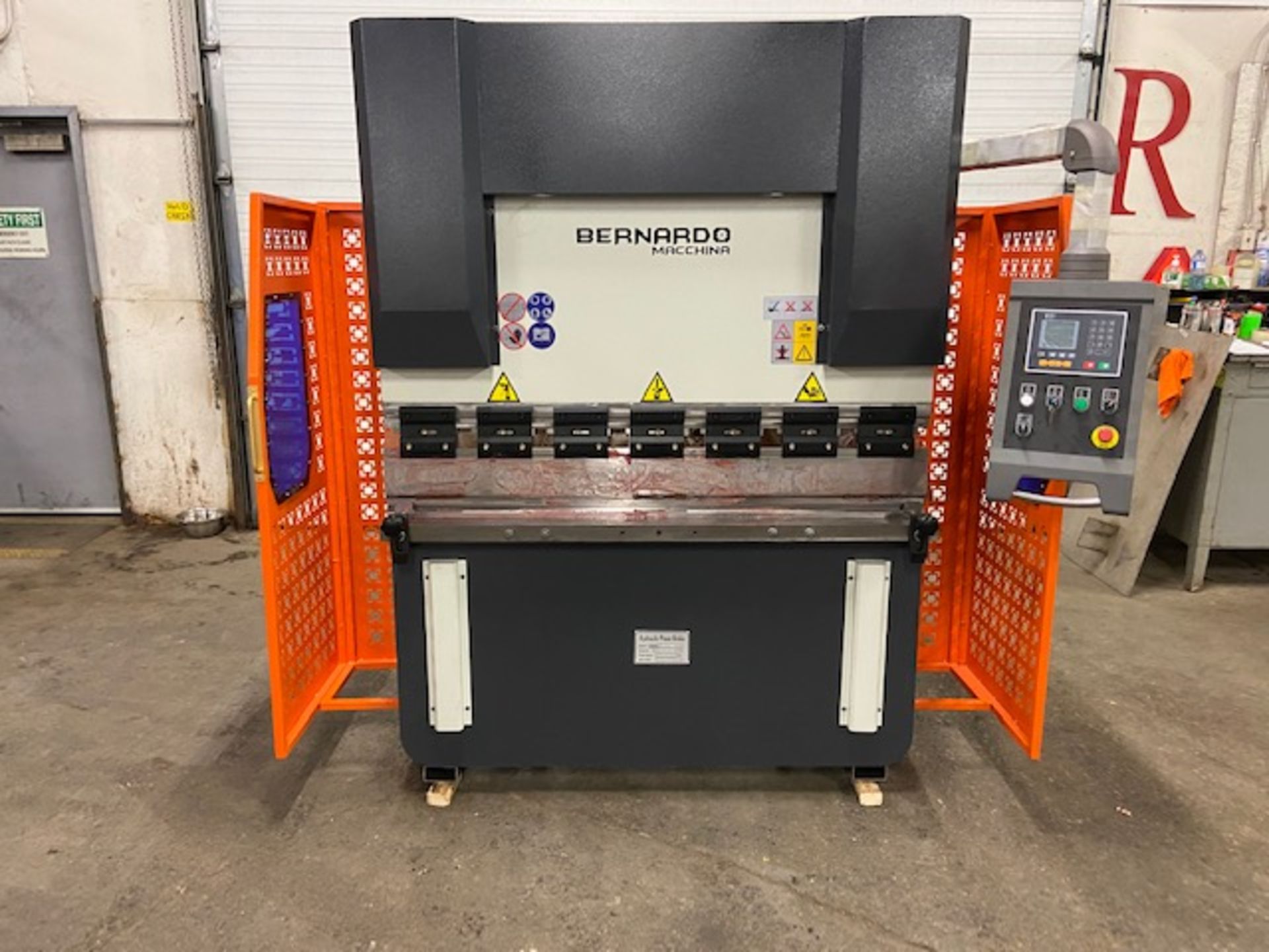 Bernardo Hydraulic Press Brake 40 ton capacity 60" bed - 460/575V 3 phase with CNC back gauge and