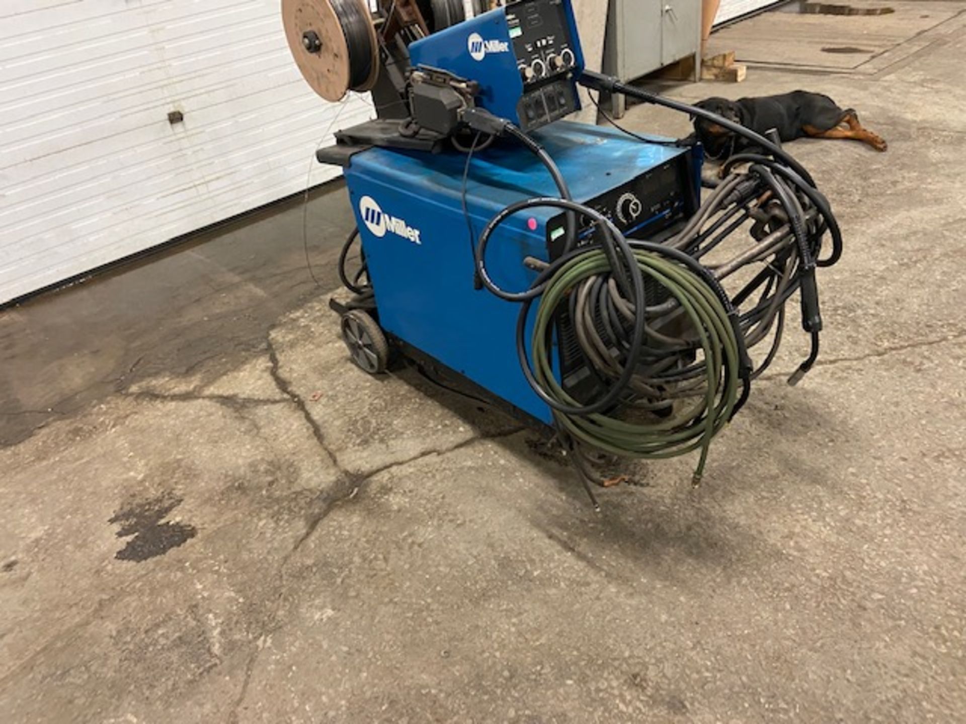 Miller Dimension 652 Mig Welder 650 Amp Mig Tig Stick with DUAL 70 Series Wire Feeder with 2 Mig - Image 3 of 3