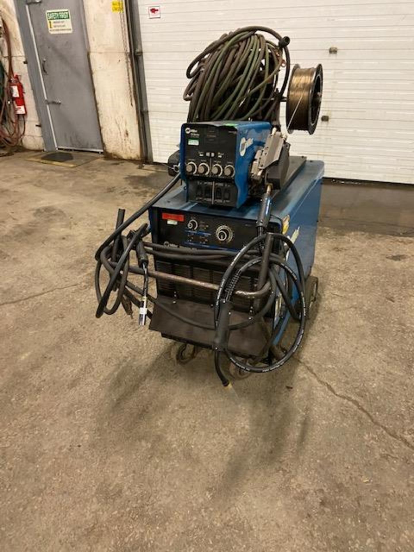 Miller Dimension 652 Mig Welder 650 Amp Mig Tig Stick with DUAL 70 Series Wire Feeder with 2 Mig - Image 2 of 2