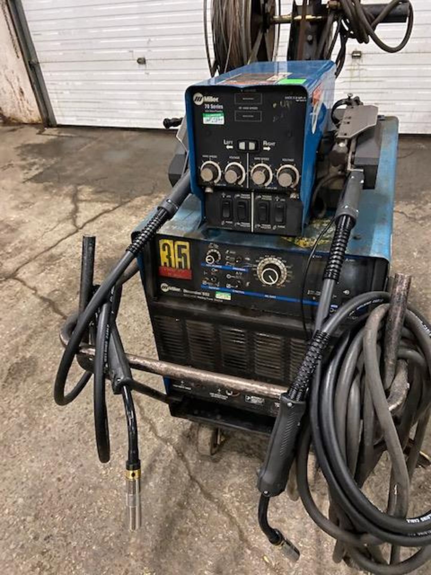 Miller Dimension 652 Mig Welder 650 Amp Mig Tig Stick with DUAL 70 Series Wire Feeder with 2 Mig - Image 2 of 2