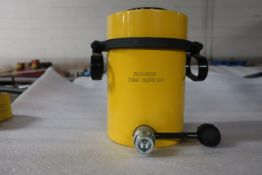 RCH-602 MINT Hole Jack - 60 ton Hollow Hydraulic Jack with 2" stroke - hole through type cylinder