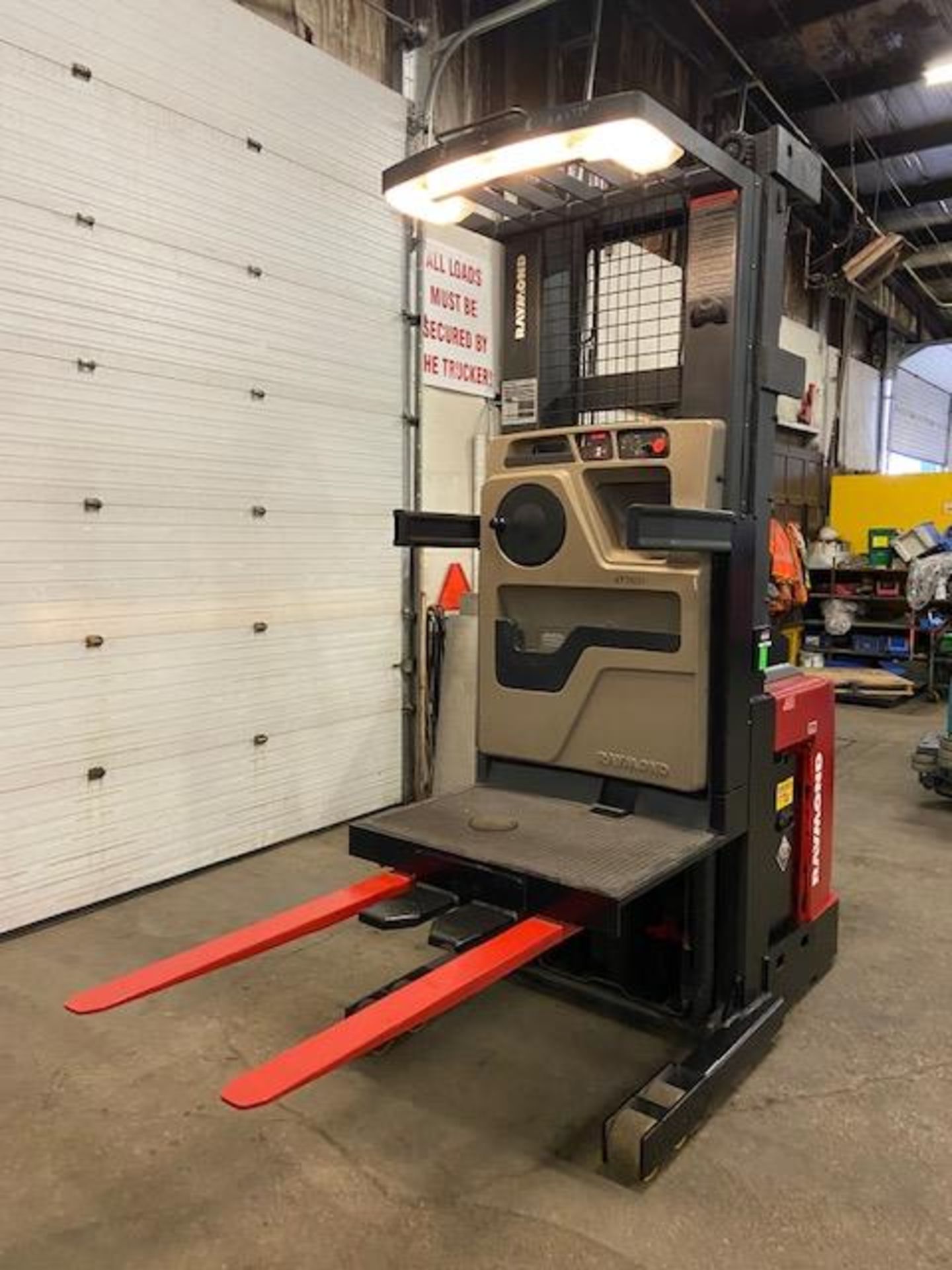 FREE CUSTOMS - 2008 Raymond Order Picker Electric 3-stage Mast Powered Pallet Cart Lifter with LOW - Image 2 of 3