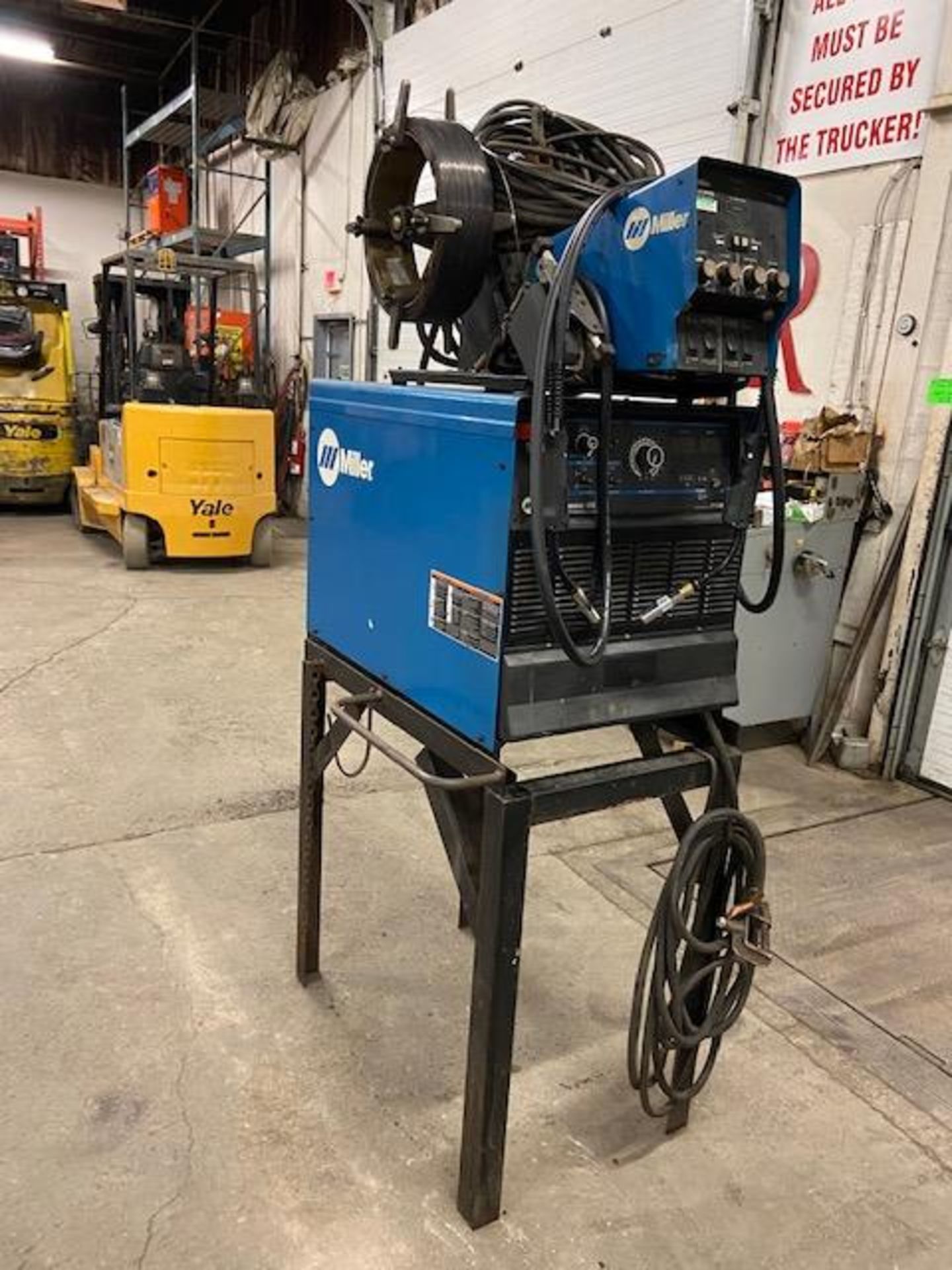 Miller Dimension 652 Mig Welder 650 Amp Mig Tig Stick with DUAL 70 Series Wire Feeder with 2 Mig