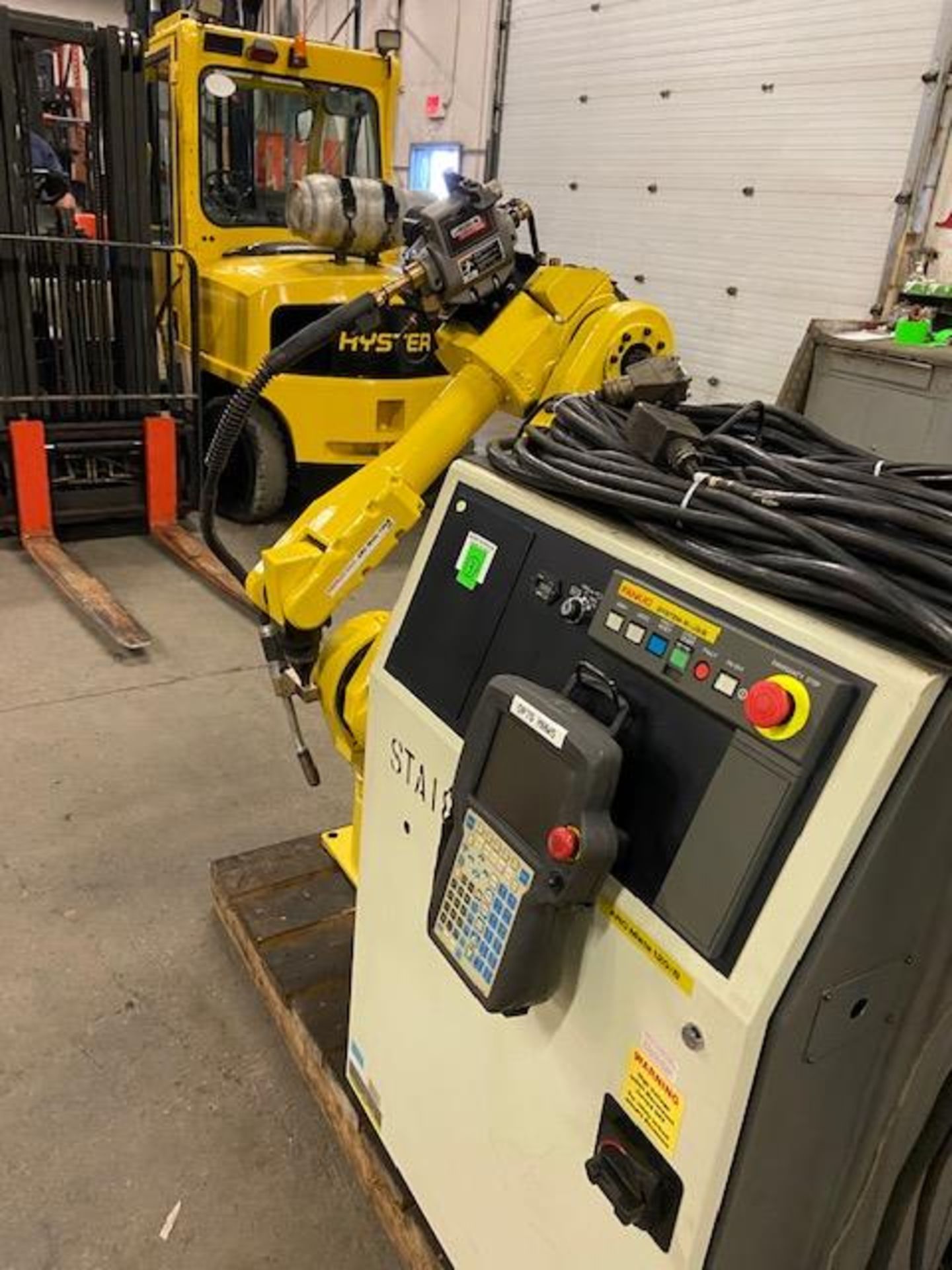 2006 Fanuc Arcmate 120iB Welding Robot RJ3iB Controller, teach pendant control, Lincoln Powerwave - Image 4 of 5