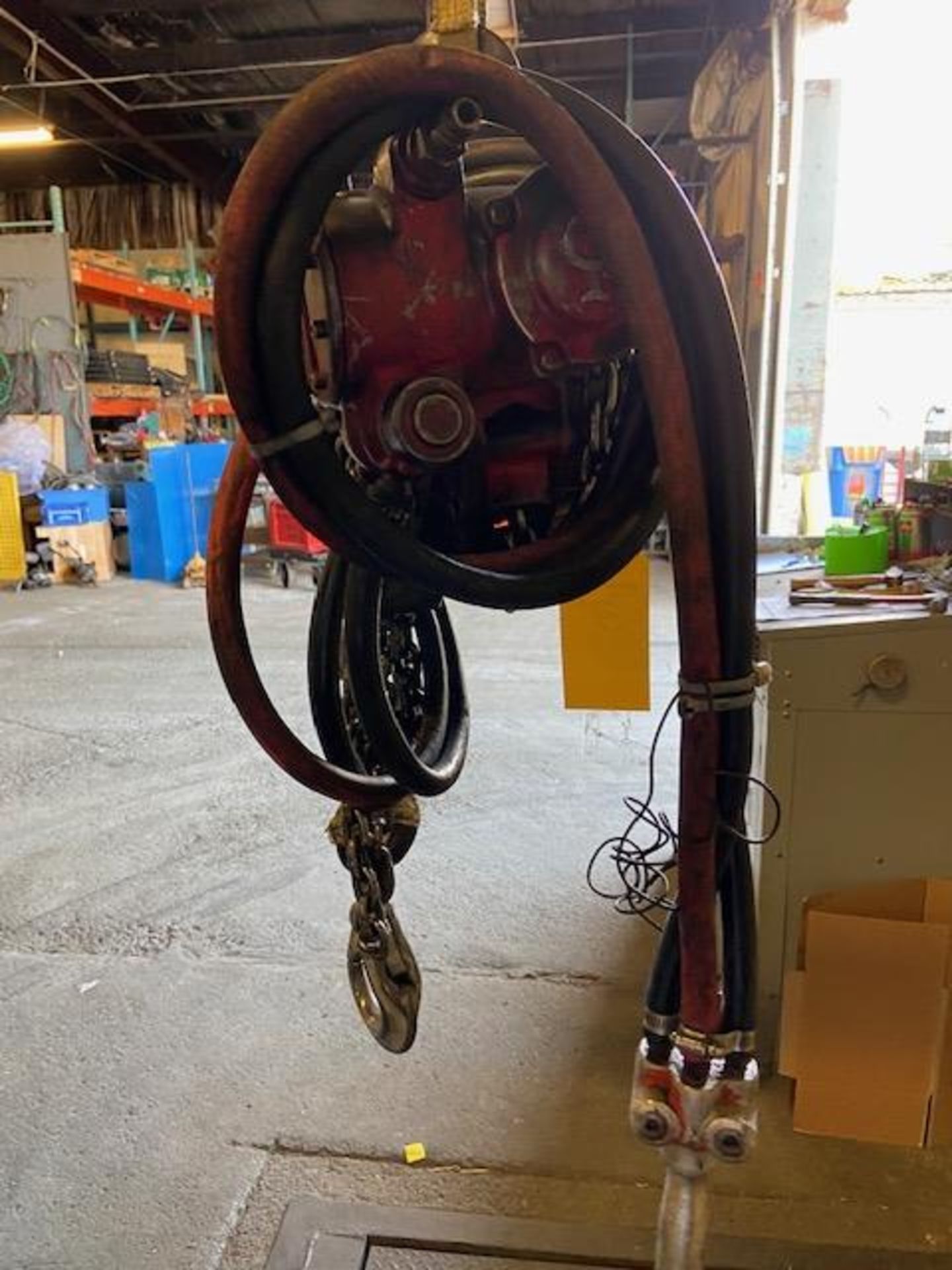 Chicago Pneumatic CP 2000lbs 1 ton Air Hoist - Image 2 of 2