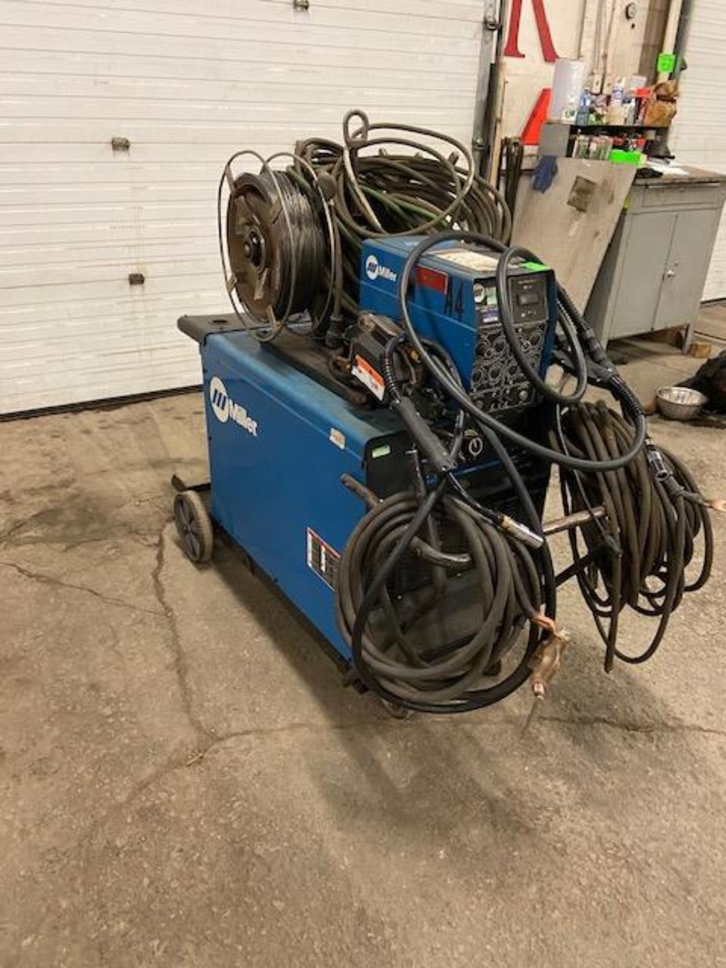 Miller Dimension 652 Mig Welder 650 Amp Mig Tig Stick with DUAL 60 Series Wire Feeder with 2 Mig