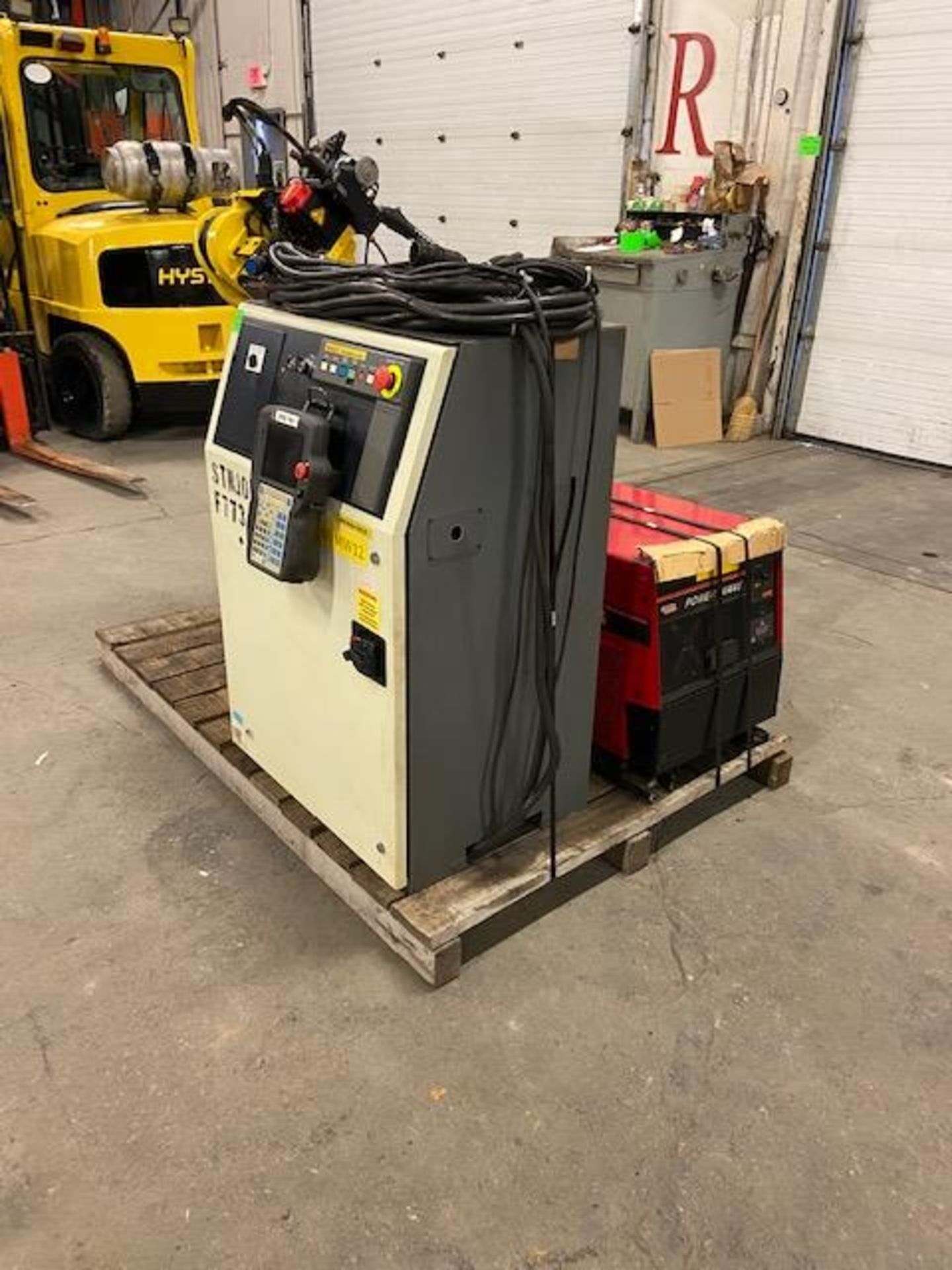 2006 Fanuc Arcmate 120iB Welding Robot RJ3iB Controller, teach pendant control, Lincoln Powerwave - Image 4 of 5